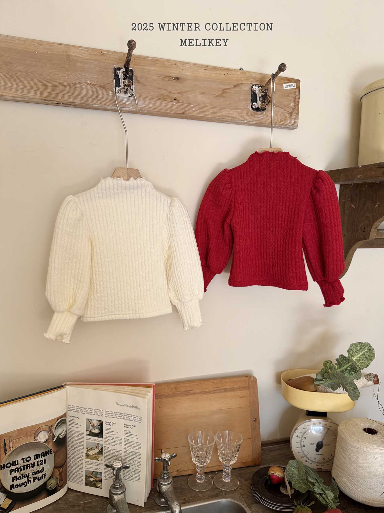 95604捲邊泡泡袖上衣(兩色)