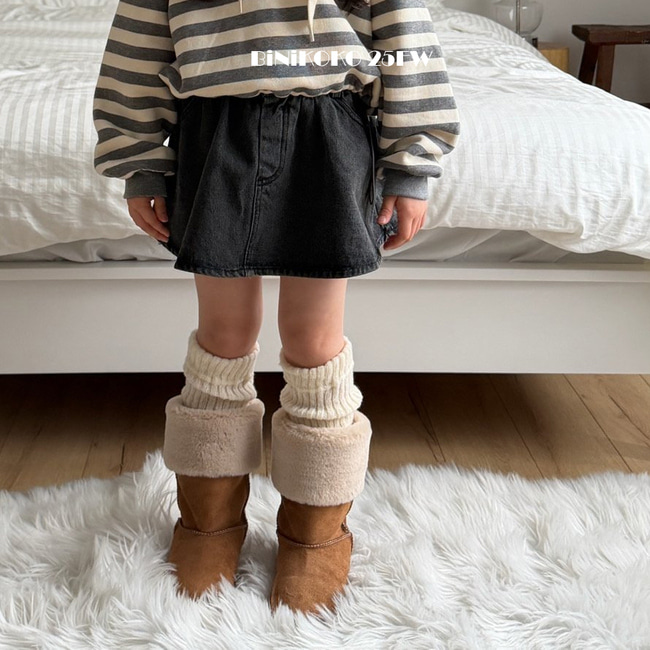 68912黑灰喇叭裙