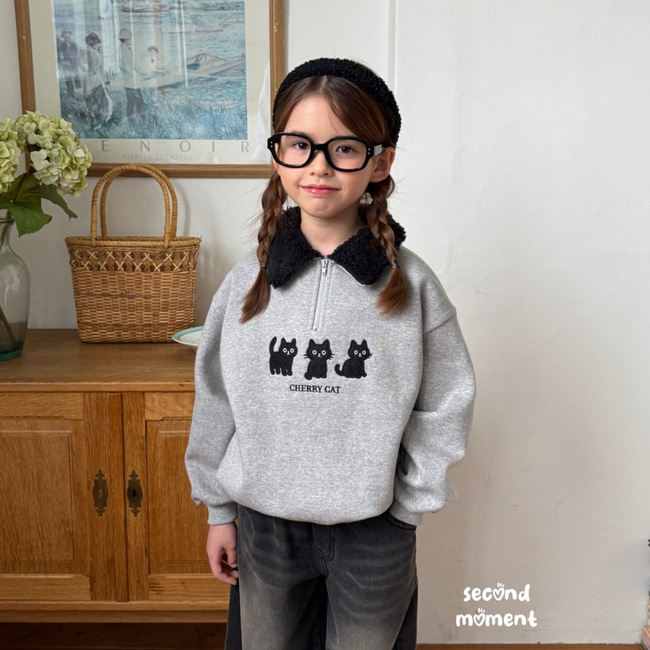 117727翻領貓咪上衣(兩色) 117727翻領貓咪上衣(兩色)