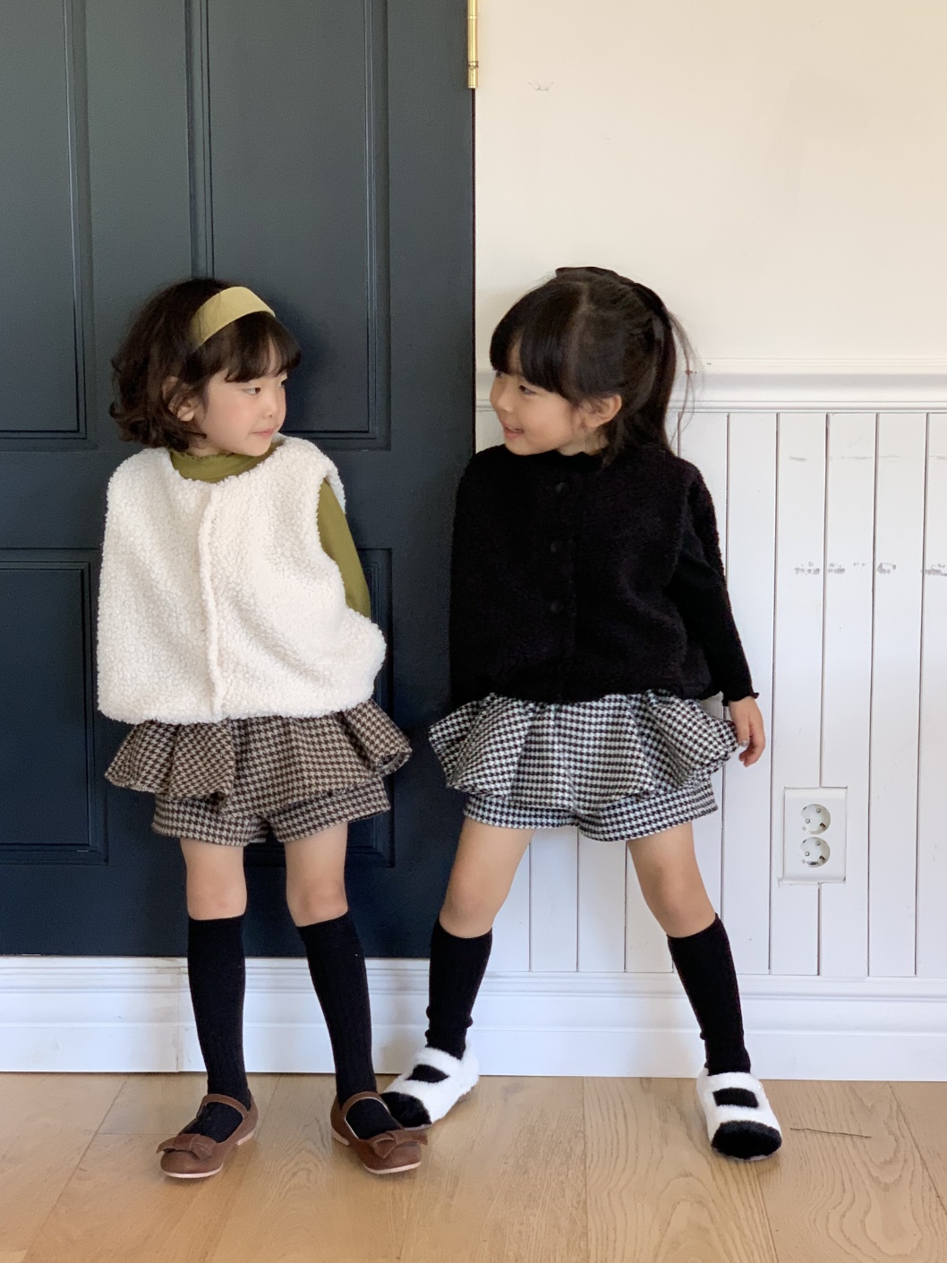 11210毛毛小背心(兩色)