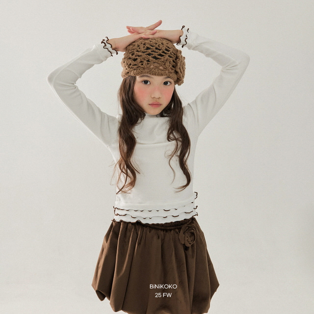 94347造型捲邊上衣(兩色) 94347造型捲邊上衣(兩色)