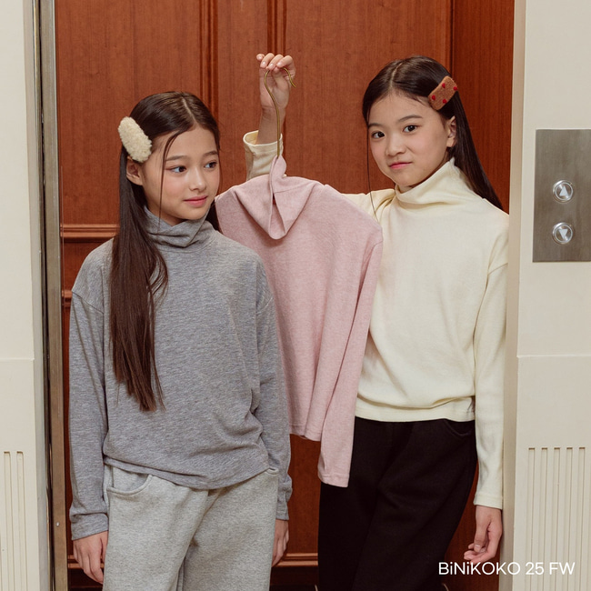 37818高領上衣(三色) 37818高領上衣(三色)