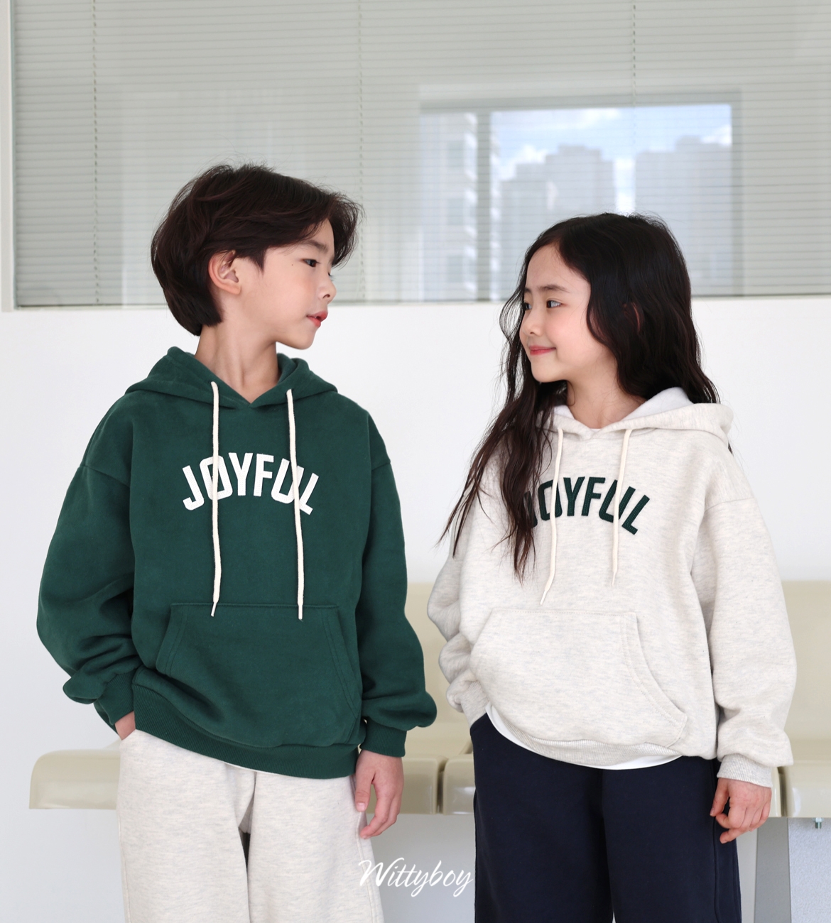 42829英文連帽上衣(兩色)