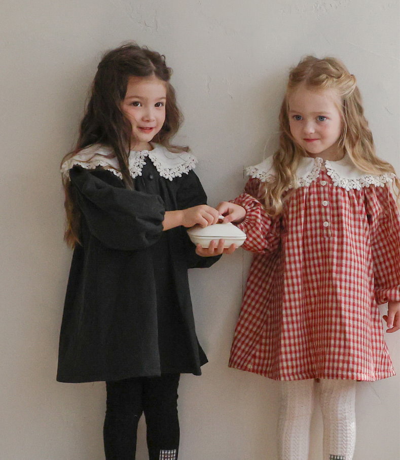 15544雕花領連身裙(兩色) 15544雕花領連身裙(兩色)