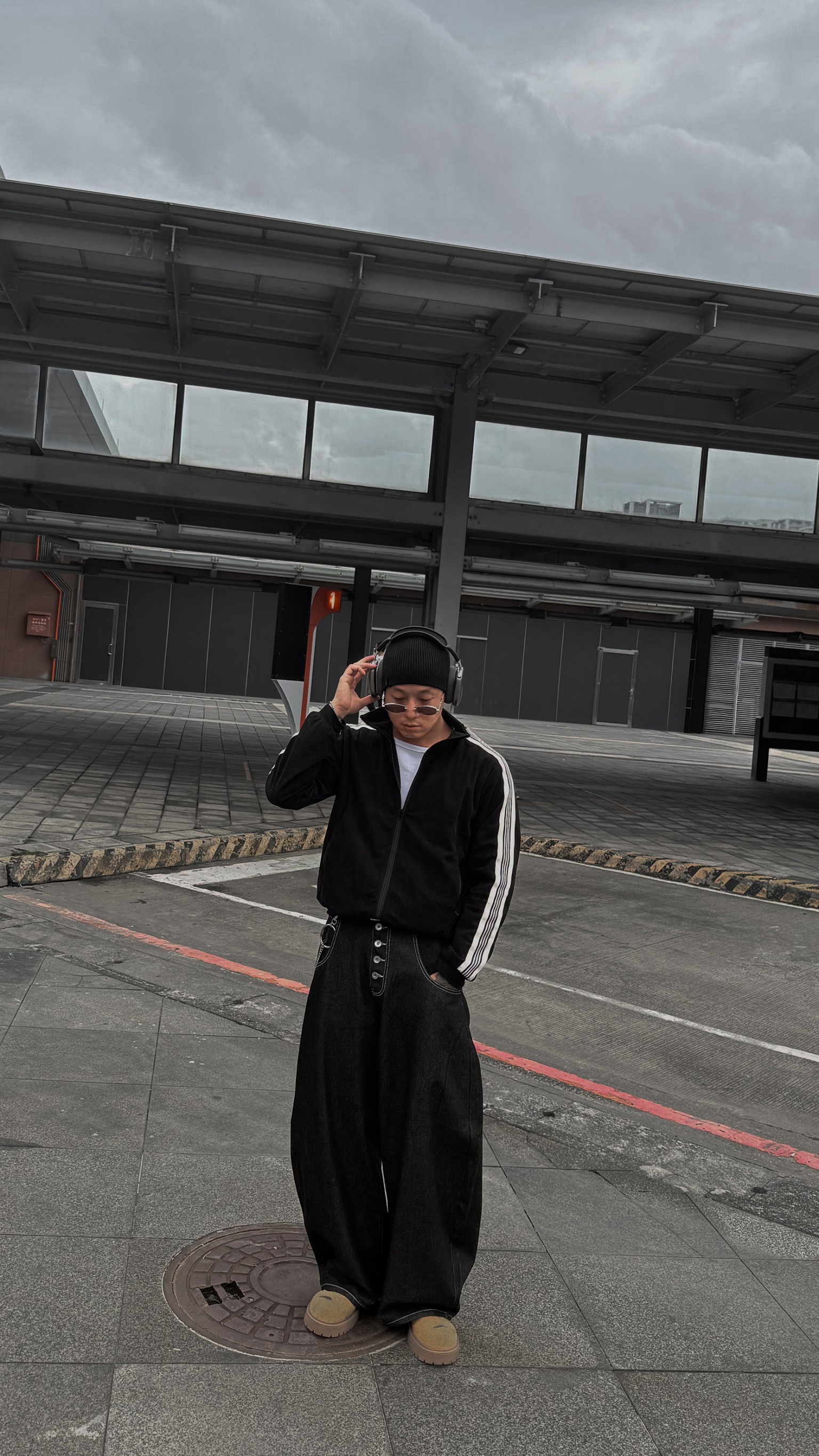 街頭金屬單寧牛仔寬褲9