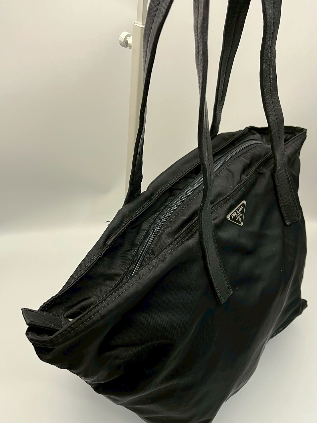 Prada尼龍水餃包3