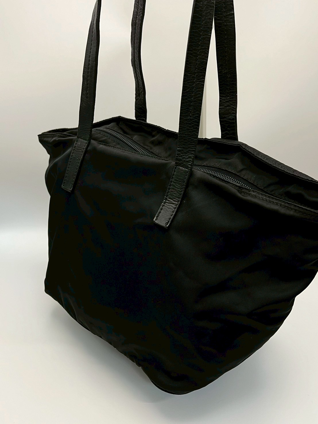 Prada尼龍水餃包6