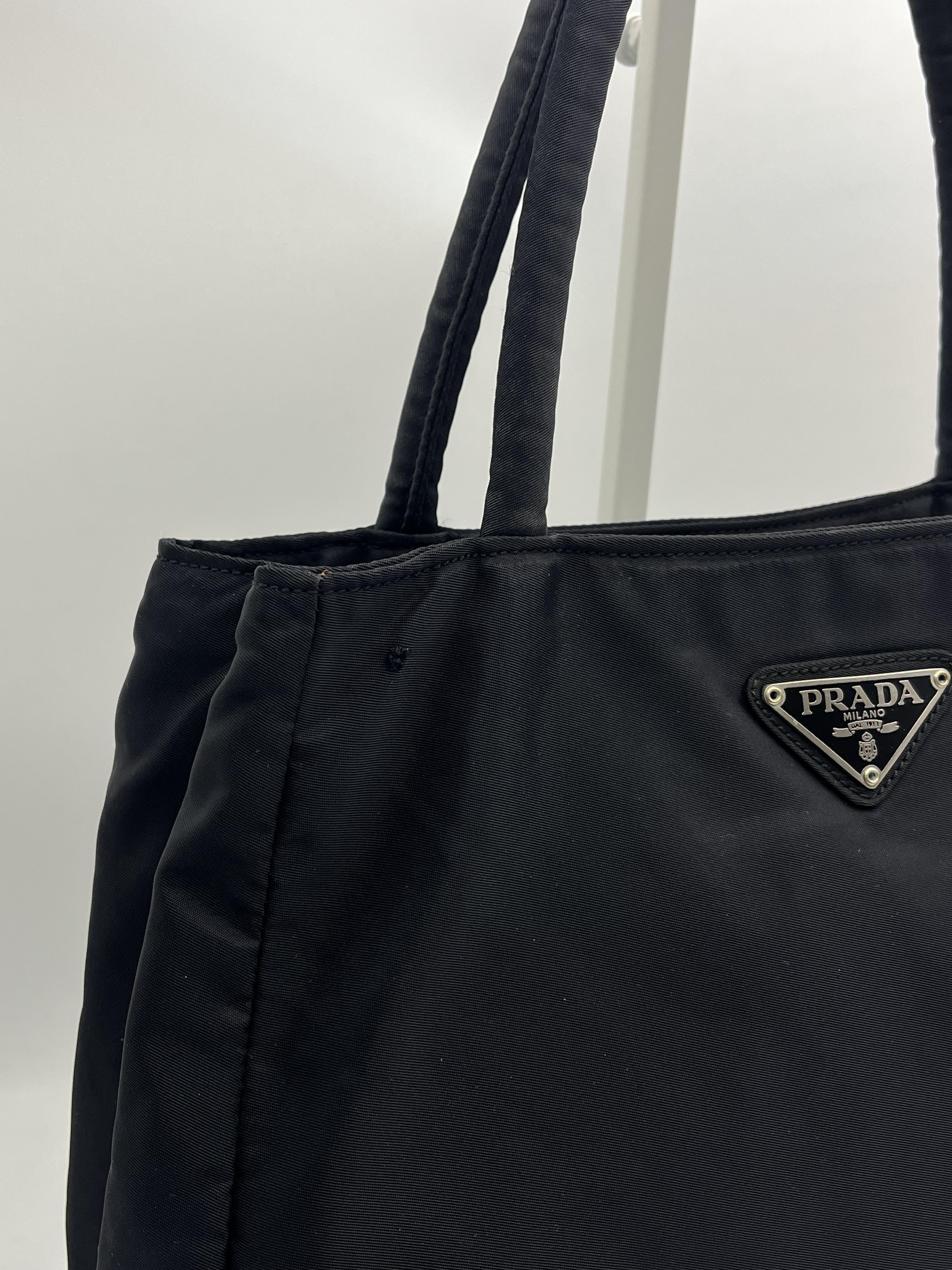 Prada尼龍托特包5