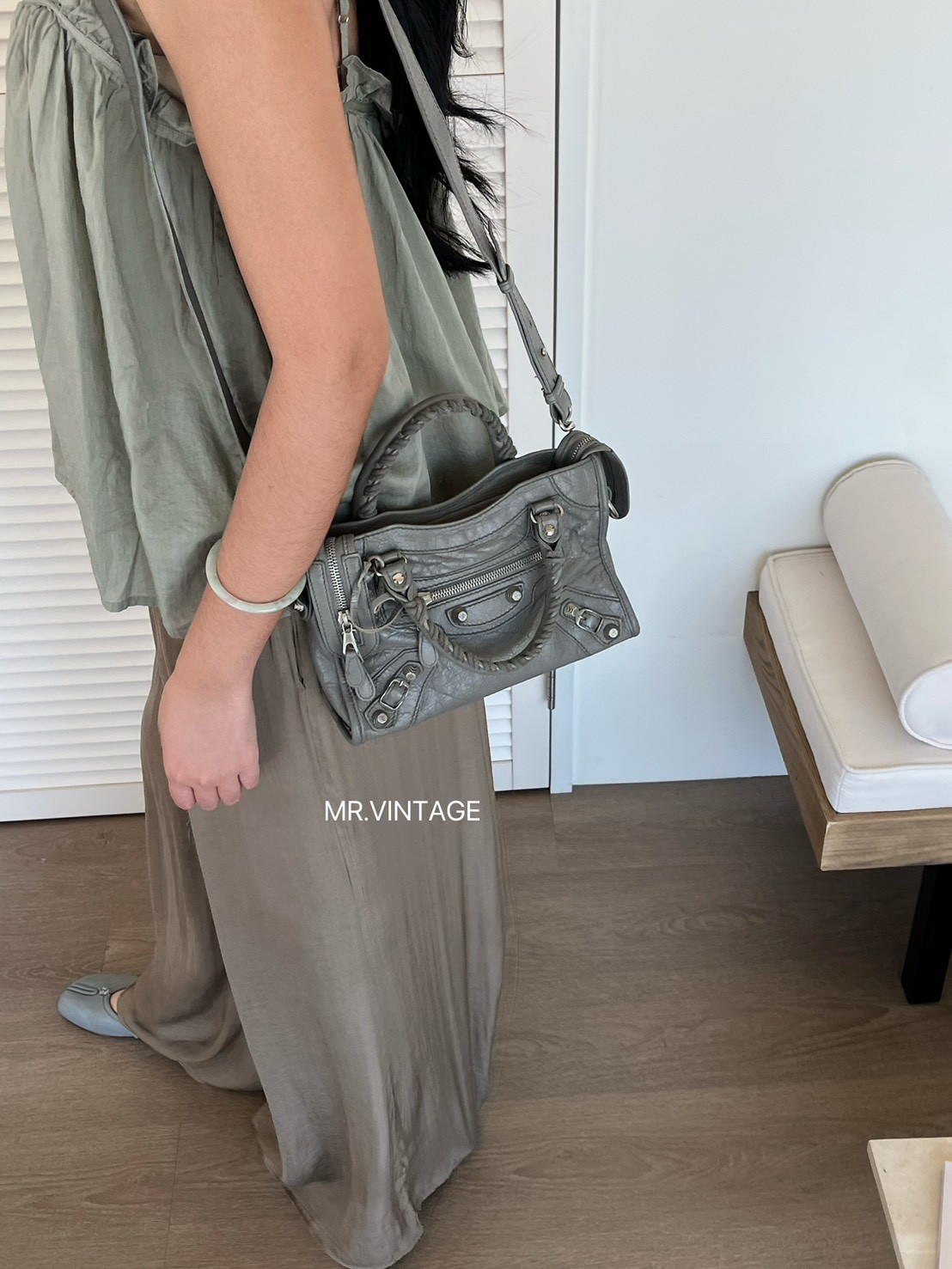 Balenciaga 迷你機車包(灰銀)3
