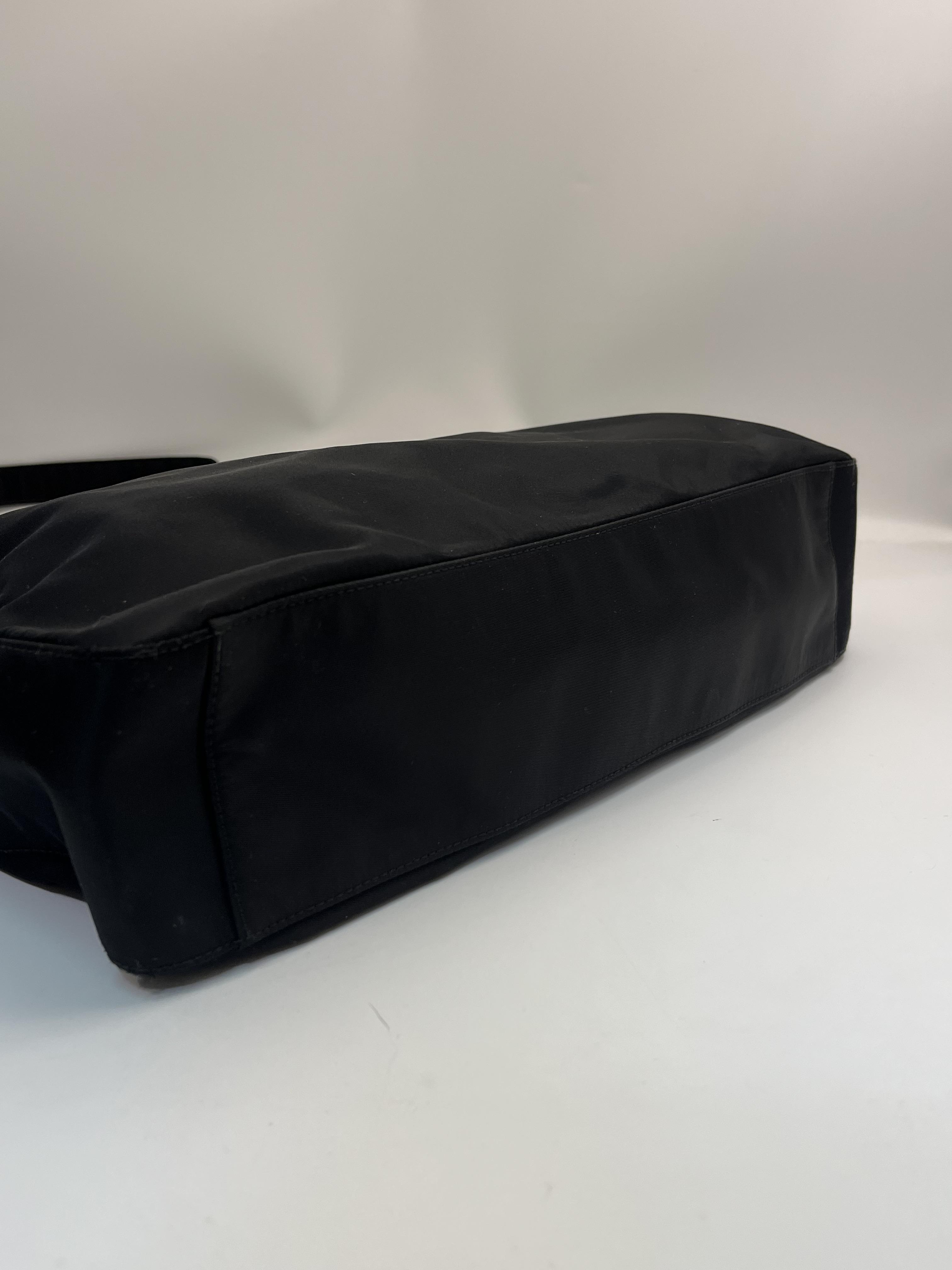 Prada尼龍單肩包7