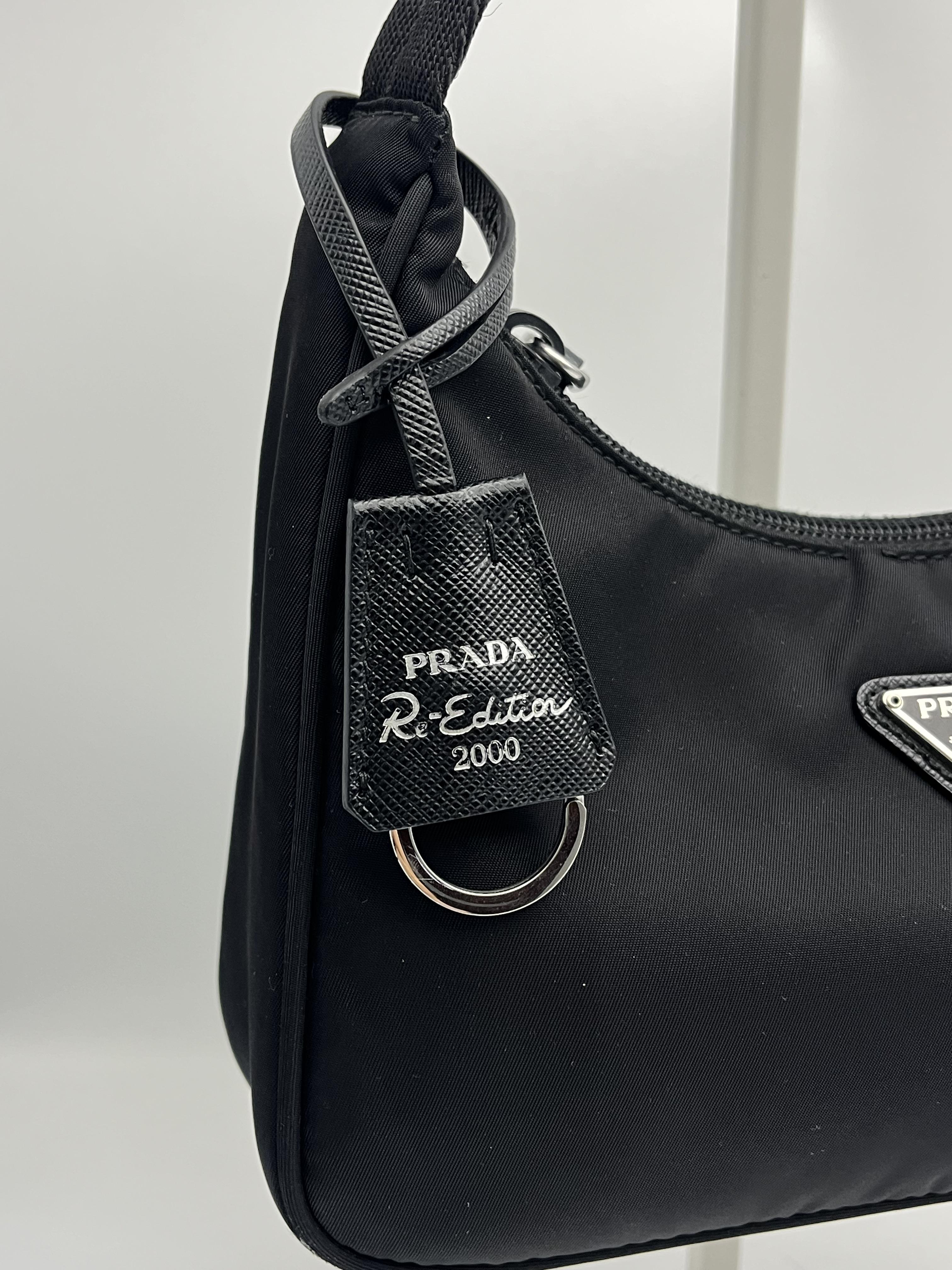 Prada hobo 20003