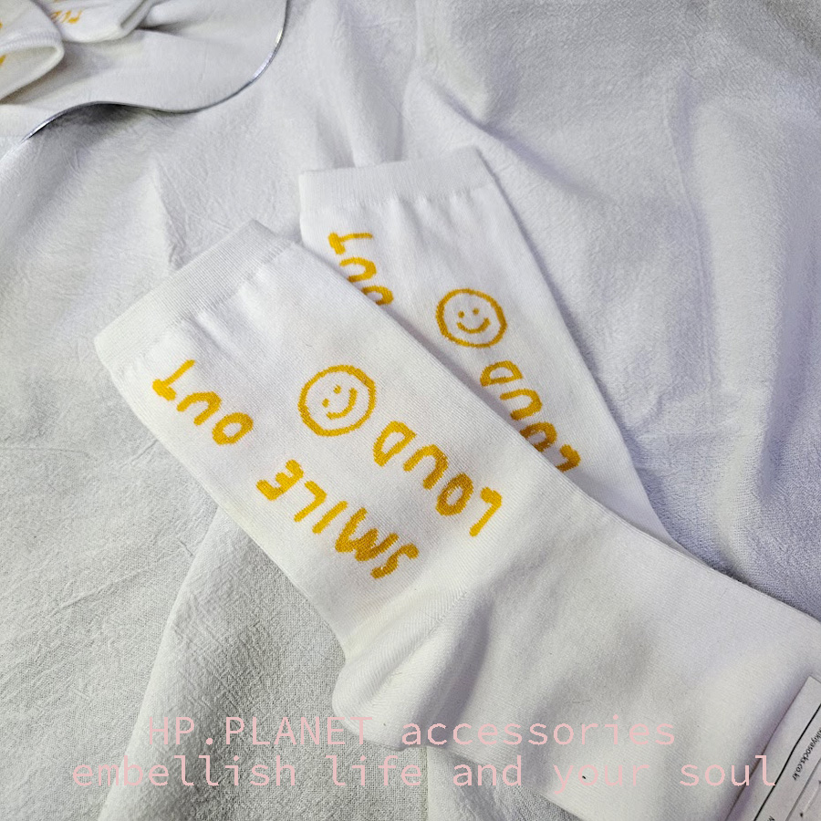 正韓 黃色字母笑臉中筒襪