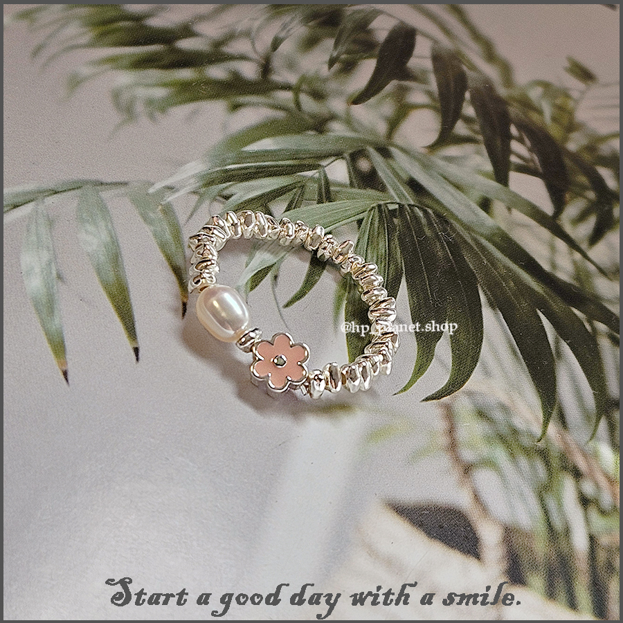 淡水珍珠粉色小花925純銀碎銀彈性線戒指