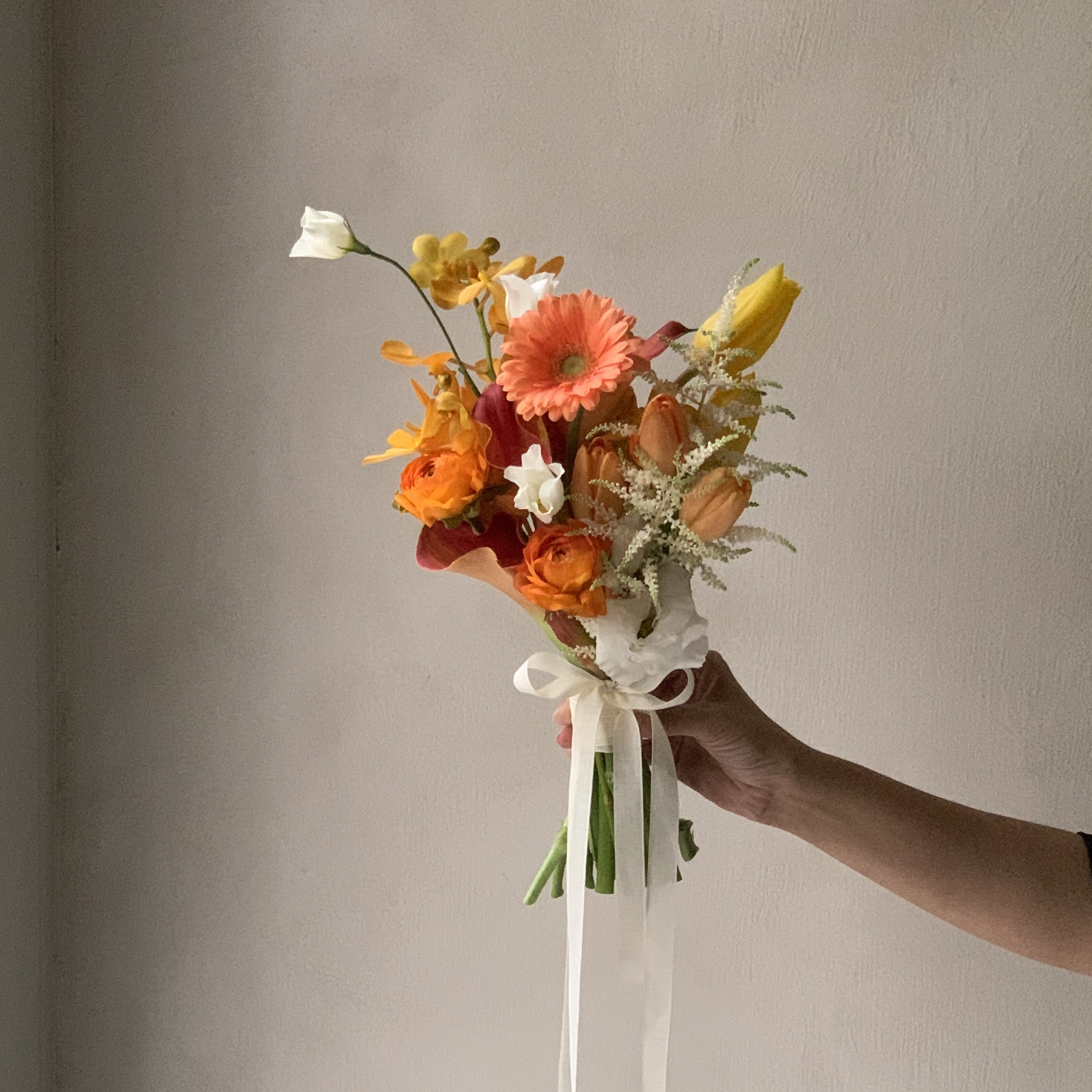 韓式橢圓捧花 - 橘黃色系2