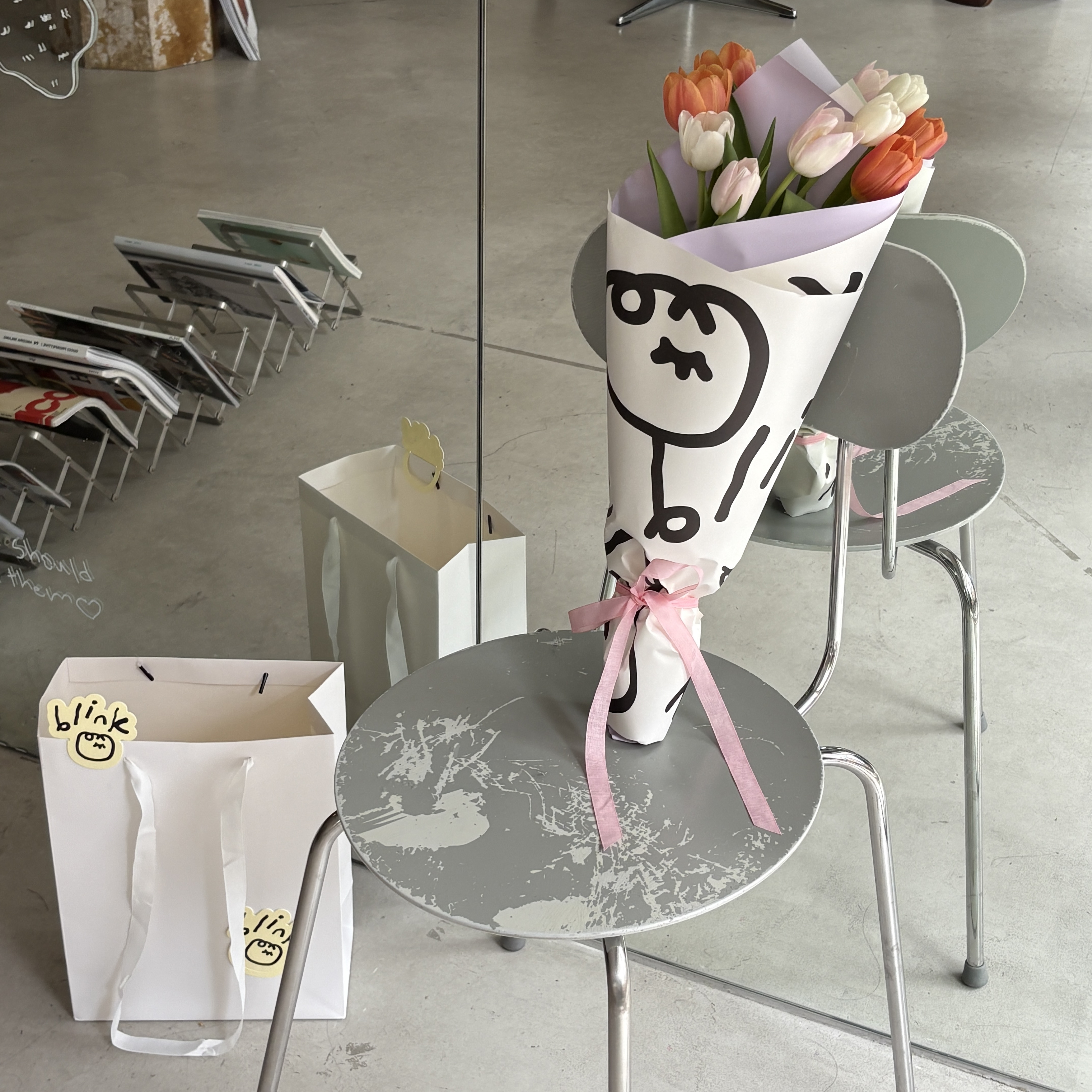 Colorful Tulips Bouquet (White)2