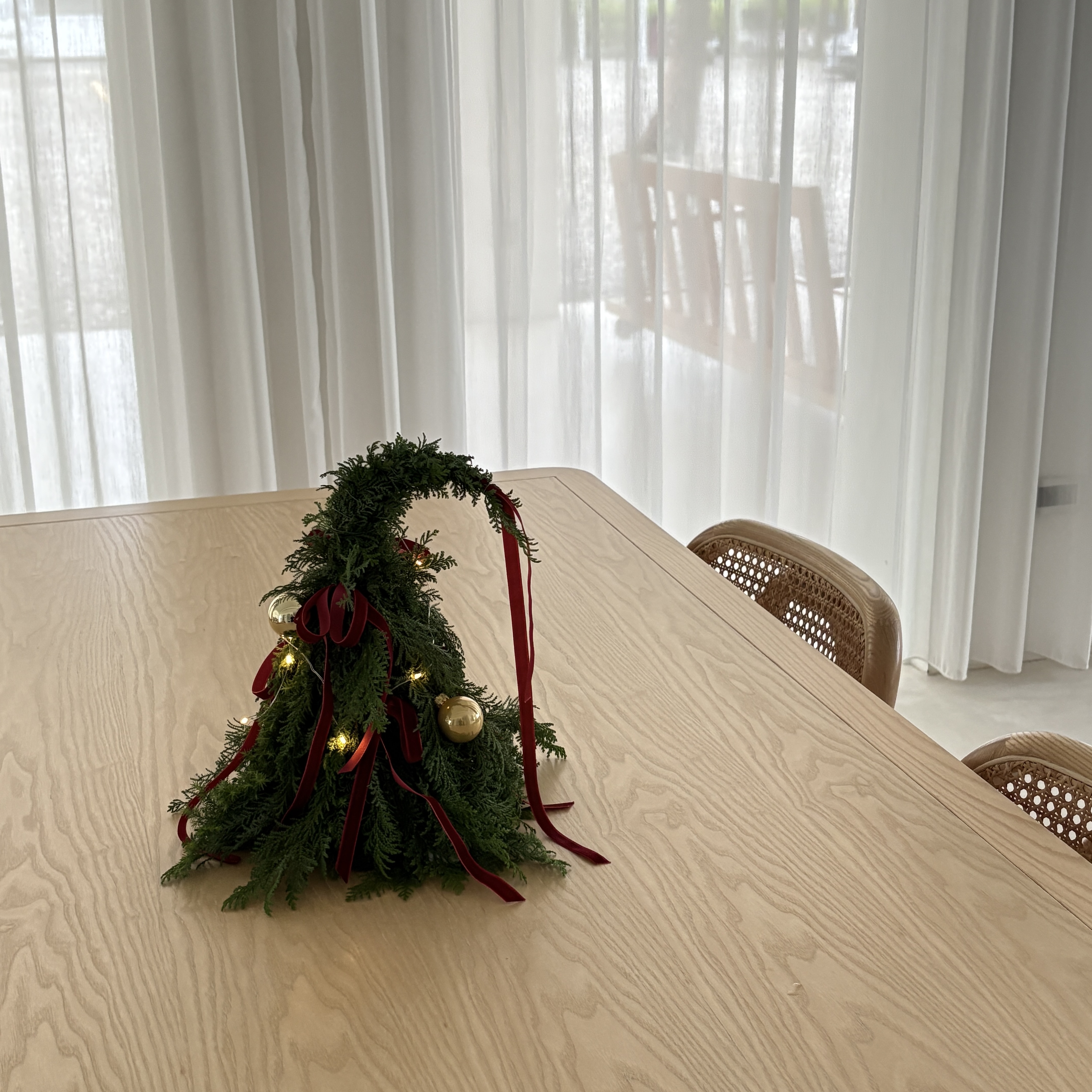 Red Christmas Tree 勃根地紅聖誕樹