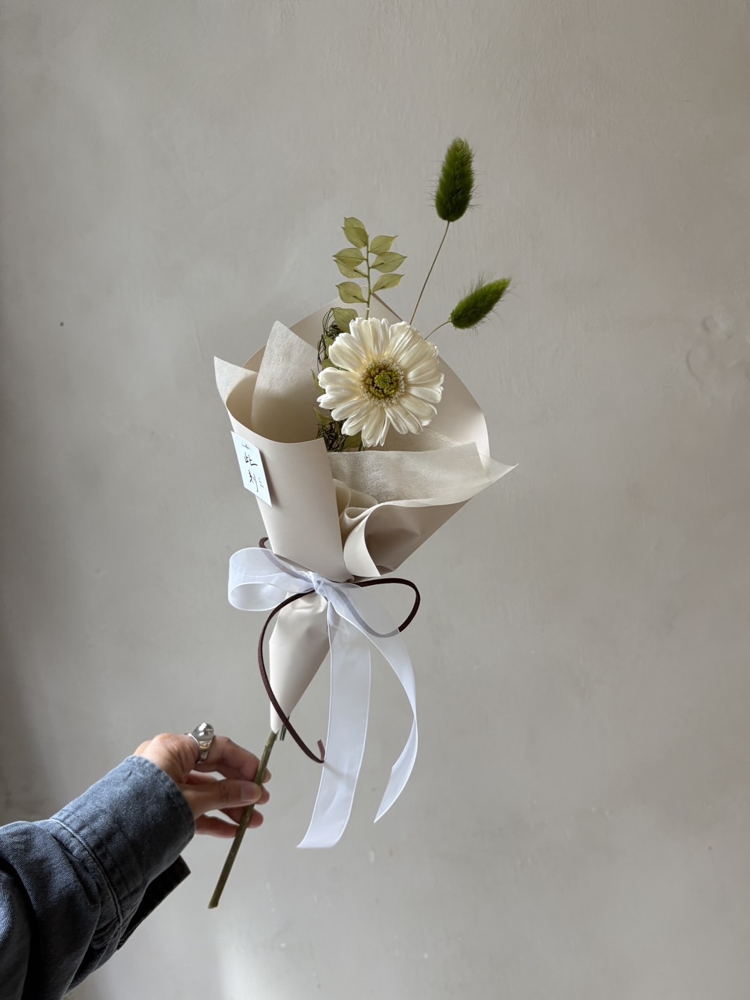 單支永生非洲菊葉材花束2