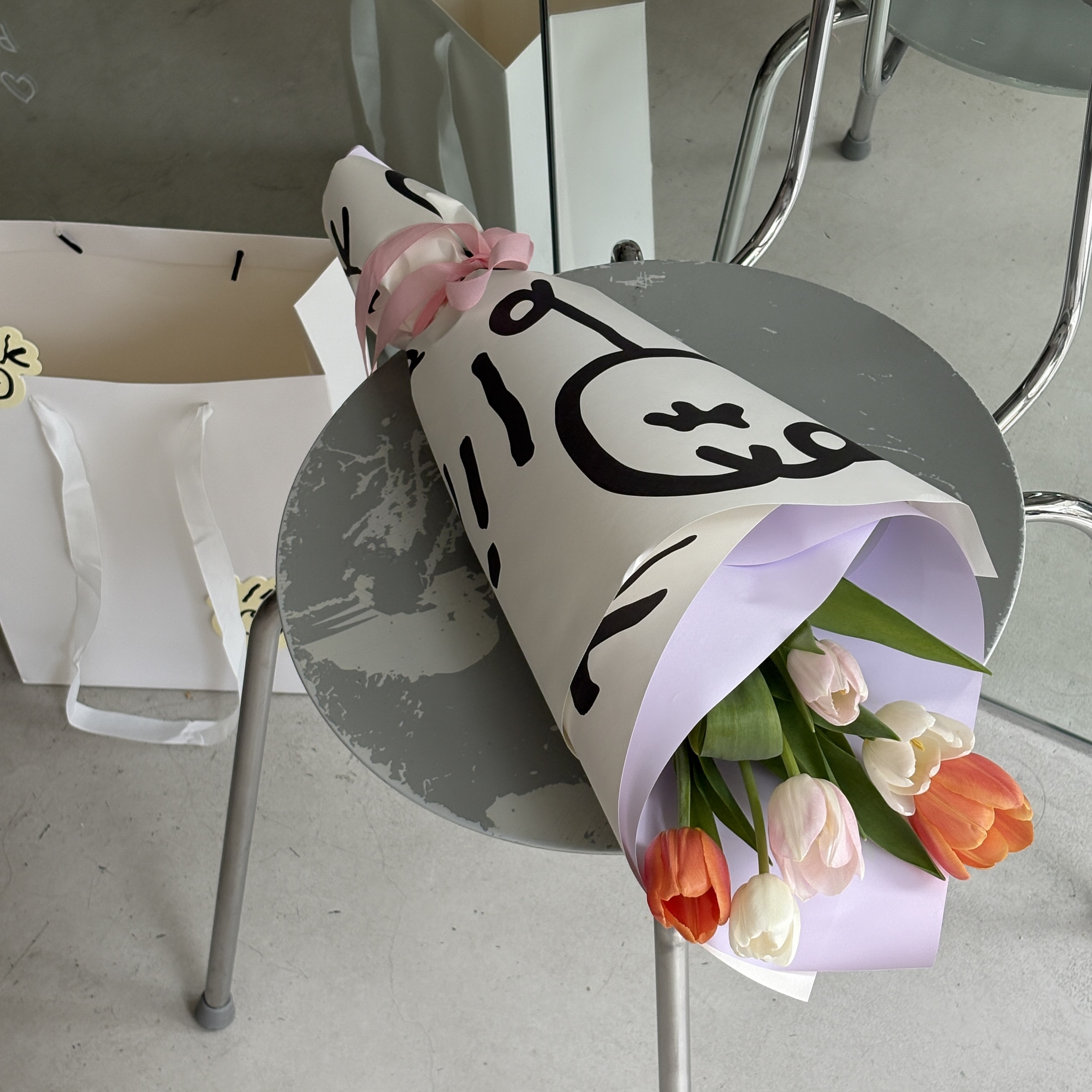 Colorful Tulips Bouquet (White)5