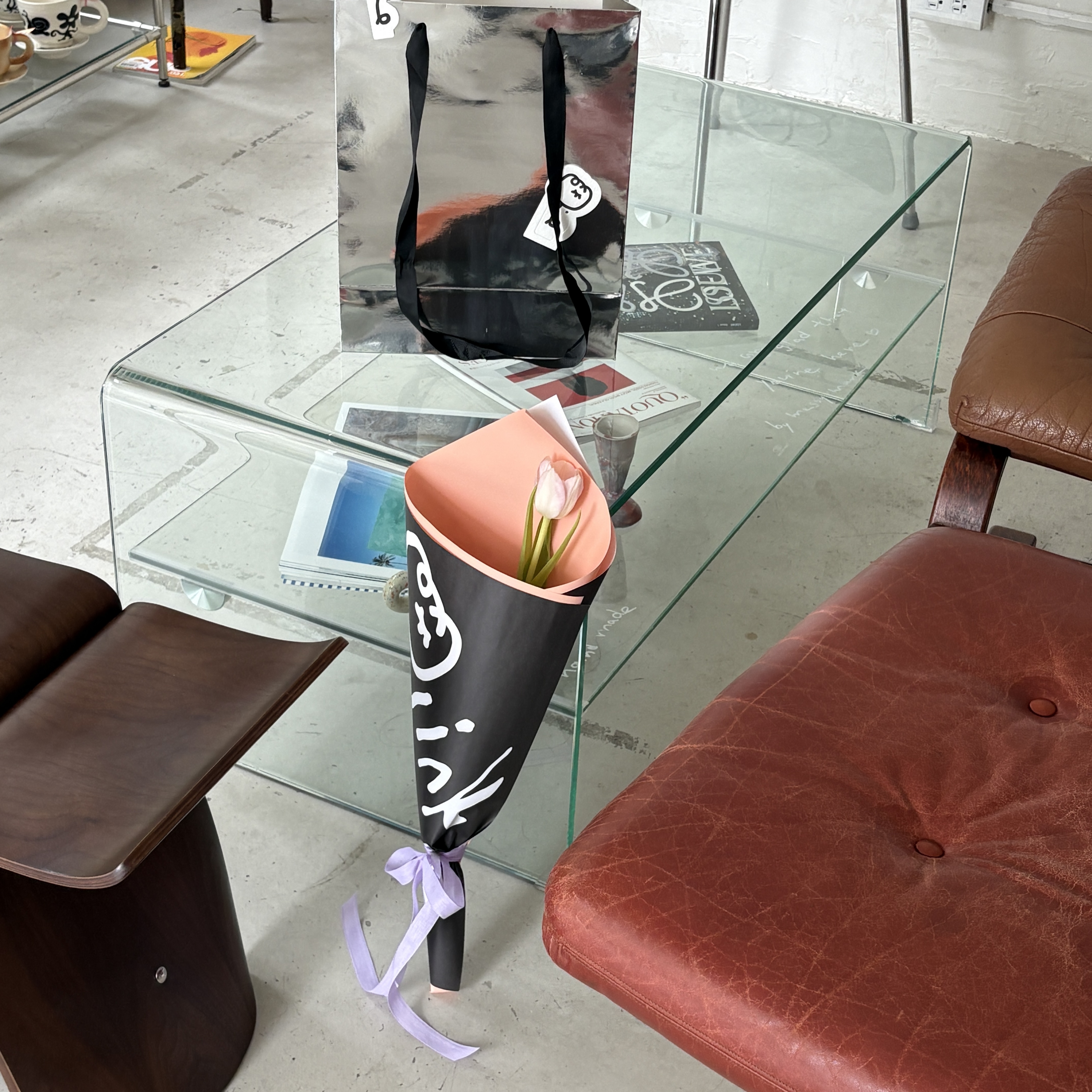 Pink Tulip Bouquet (Black)2