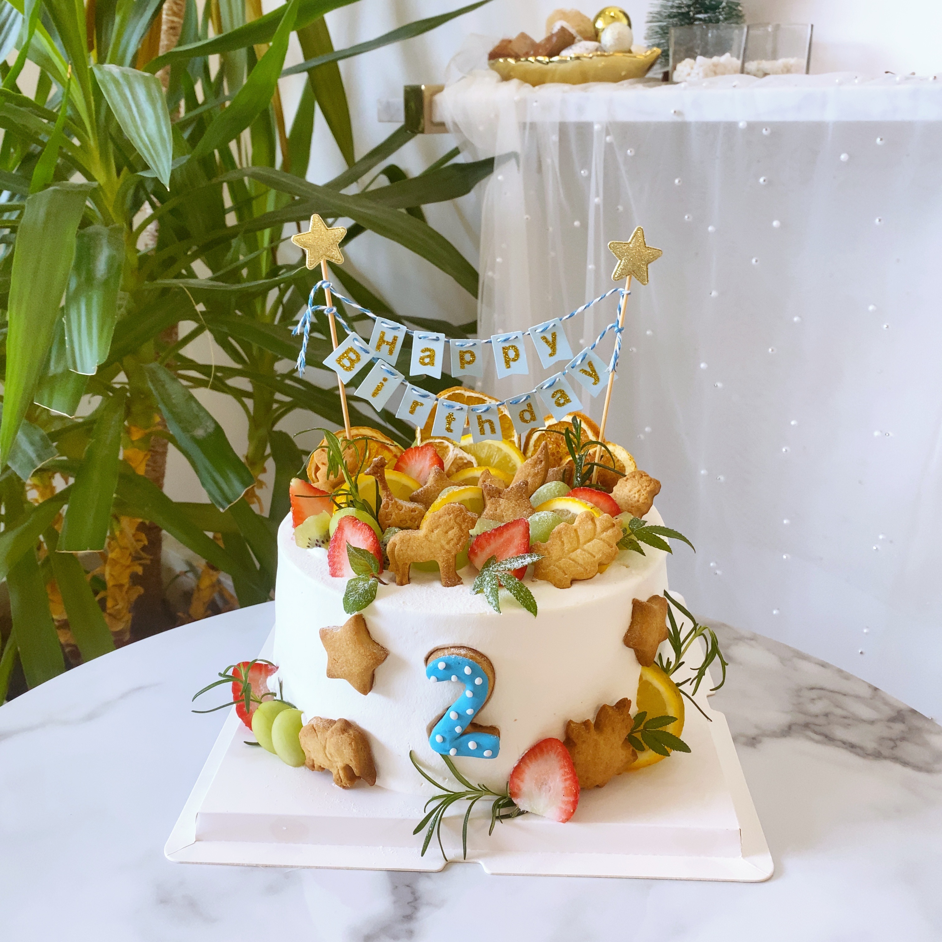 何雁诗囝囝半岁宴豪包高级餐厅 订三层蛋糕场地变森林媲美婚礼 | 星岛日报