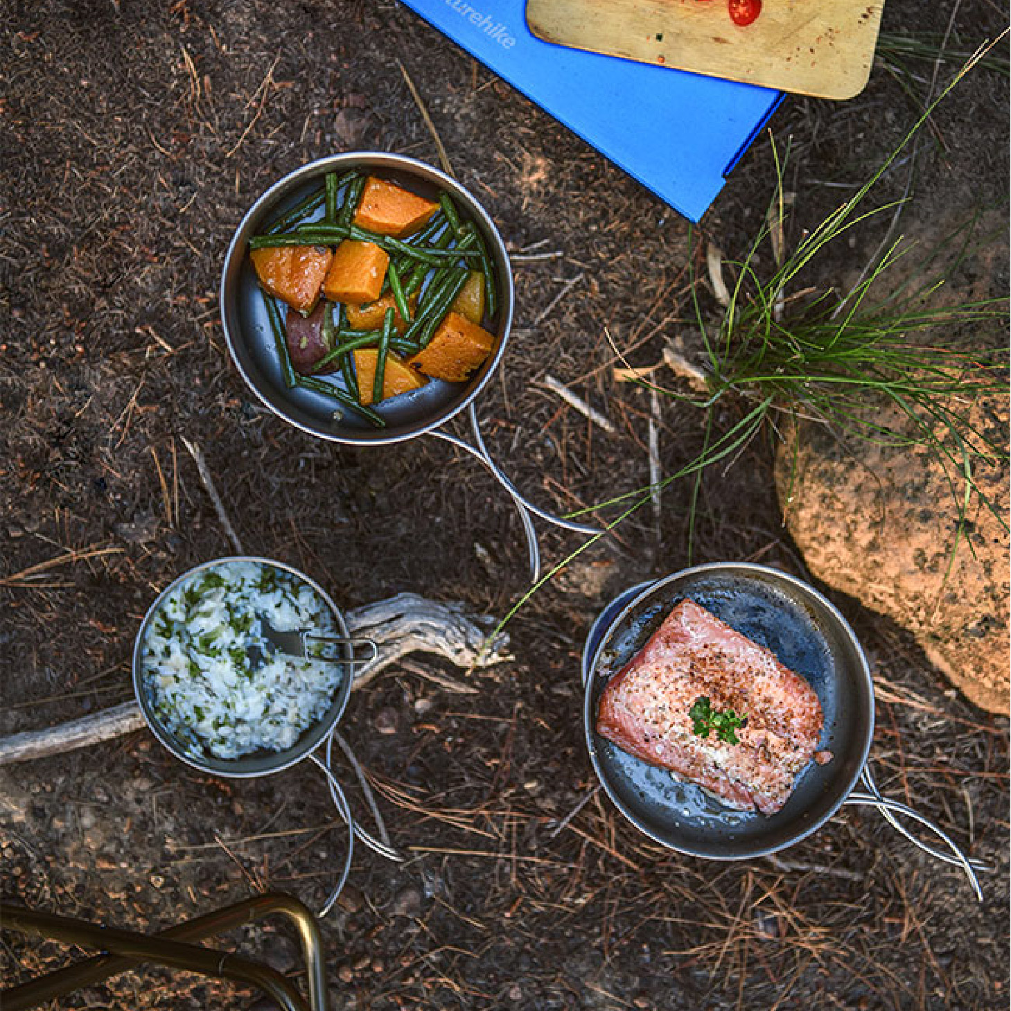 鈦杯；鈦碗；鈦鍋；鈦煎盤；鈦烤盤；鈦餐具；耐腐蝕；耐酸鹼；登山輕量餐具；登山裝備；銀色銀灰色；噴砂處理；耐高低溫；耐磨高硬度；戶外野營必備；Naturehike NH鈦；雪峰snow peak鈦；Keith鈦