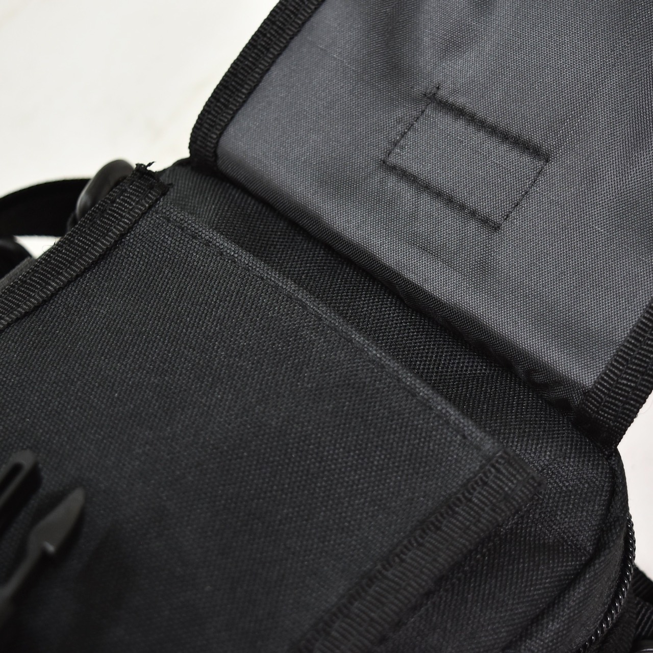 TACTICAL CROSSBODY BAG(黑)(單筆消費滿$3500即可免費獲得,數量有限送完為止)6