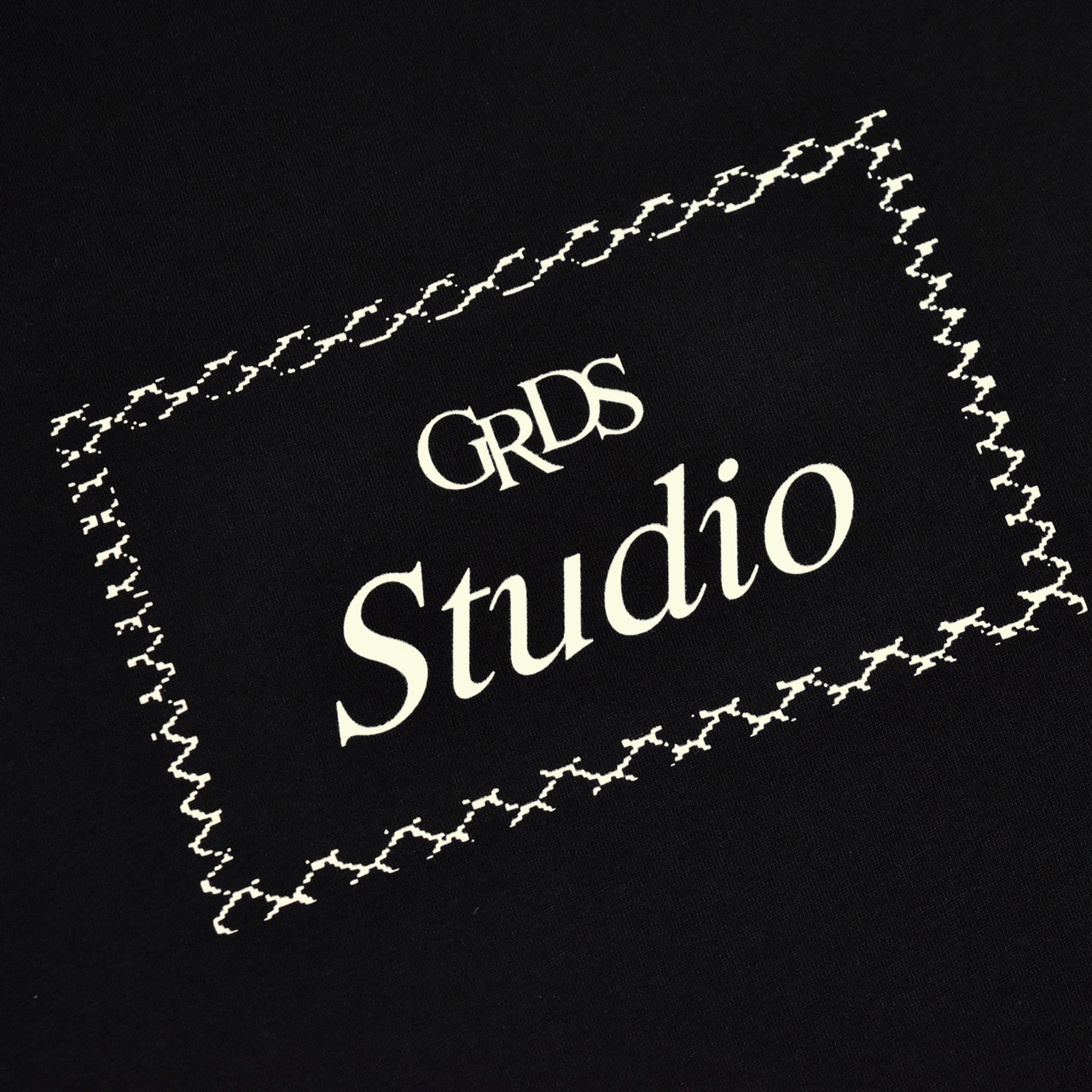 Barbed Frame T-Shirt(黑)3