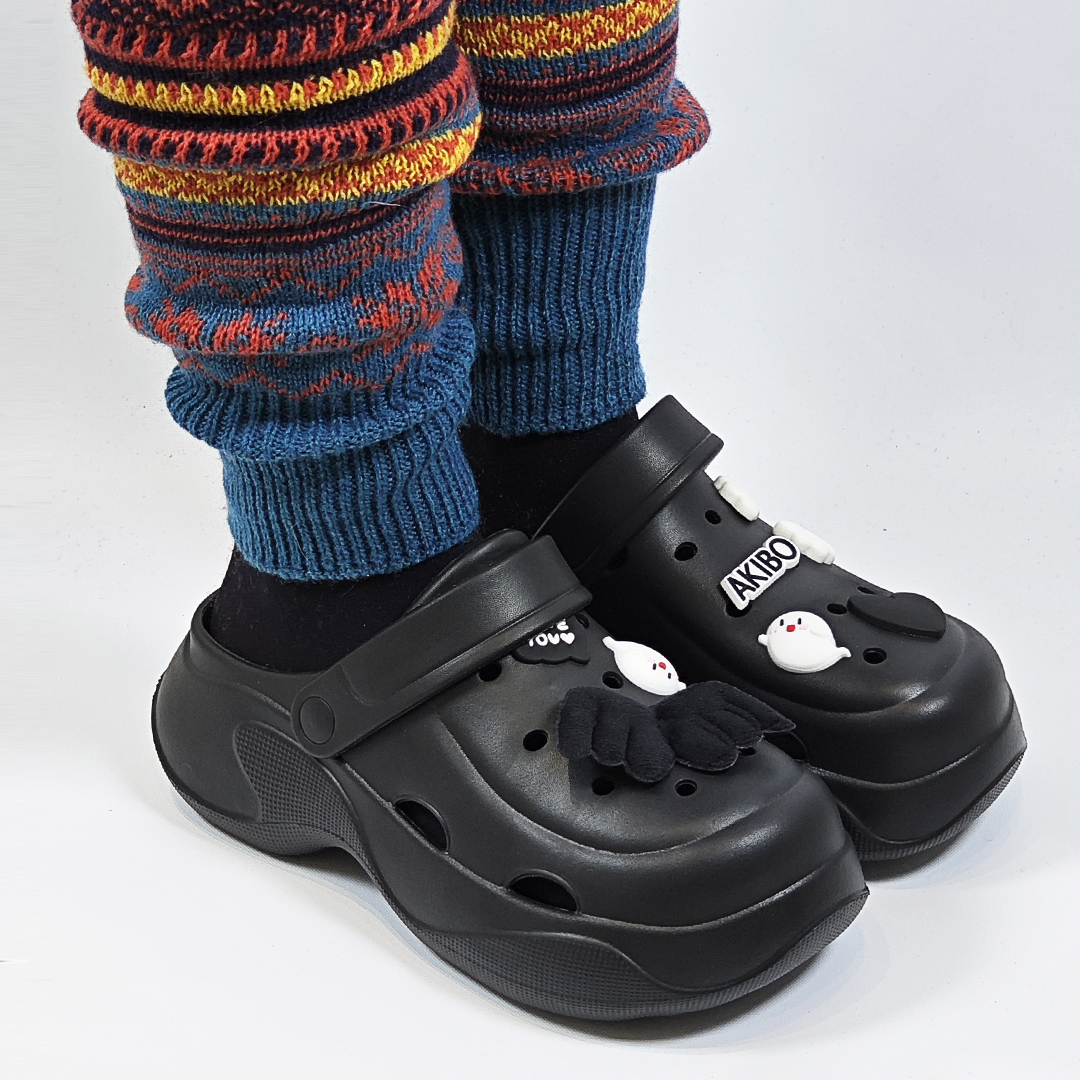 IMG_20241220_174929.jpg AKIBO愛心小鬼款洞洞鞋扣(七件組)
