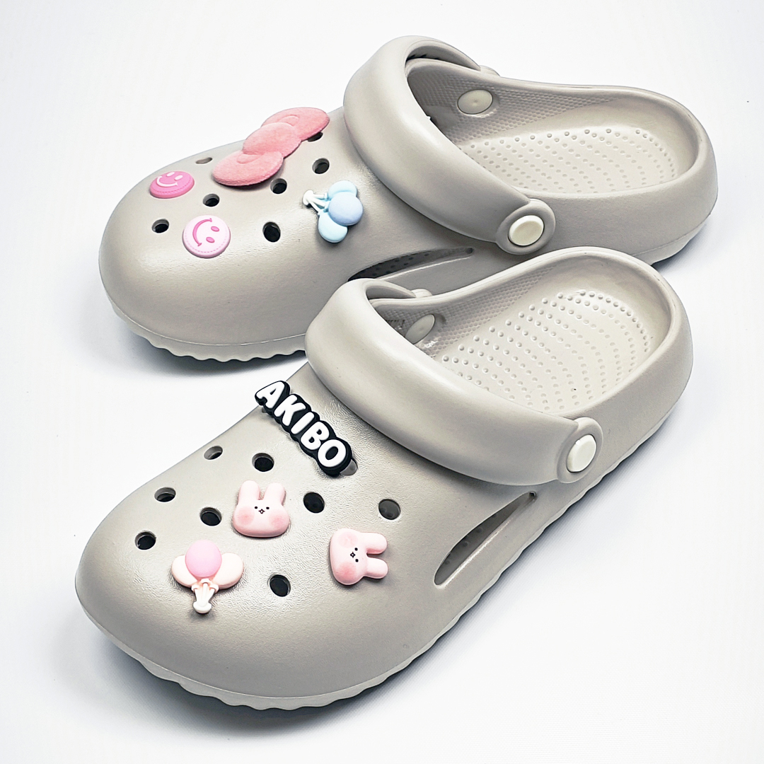 IMG_20250421_222036.jpg AKIBO粉紅夢幻款洞洞鞋扣(七件組)