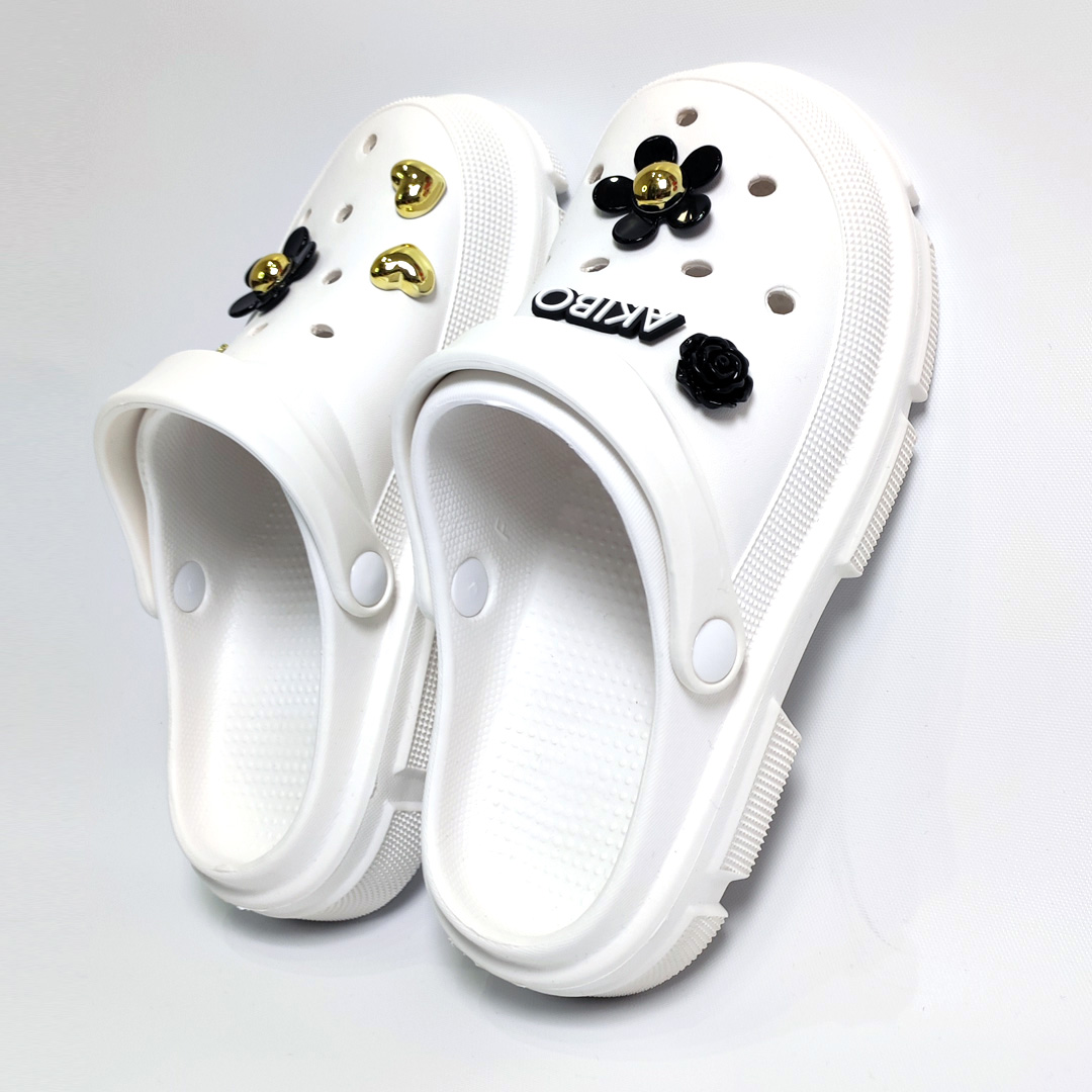 AKIBO酷玩花心款洞洞鞋扣 (六件組) AKIBO酷玩花心款洞洞鞋扣 (六件組)