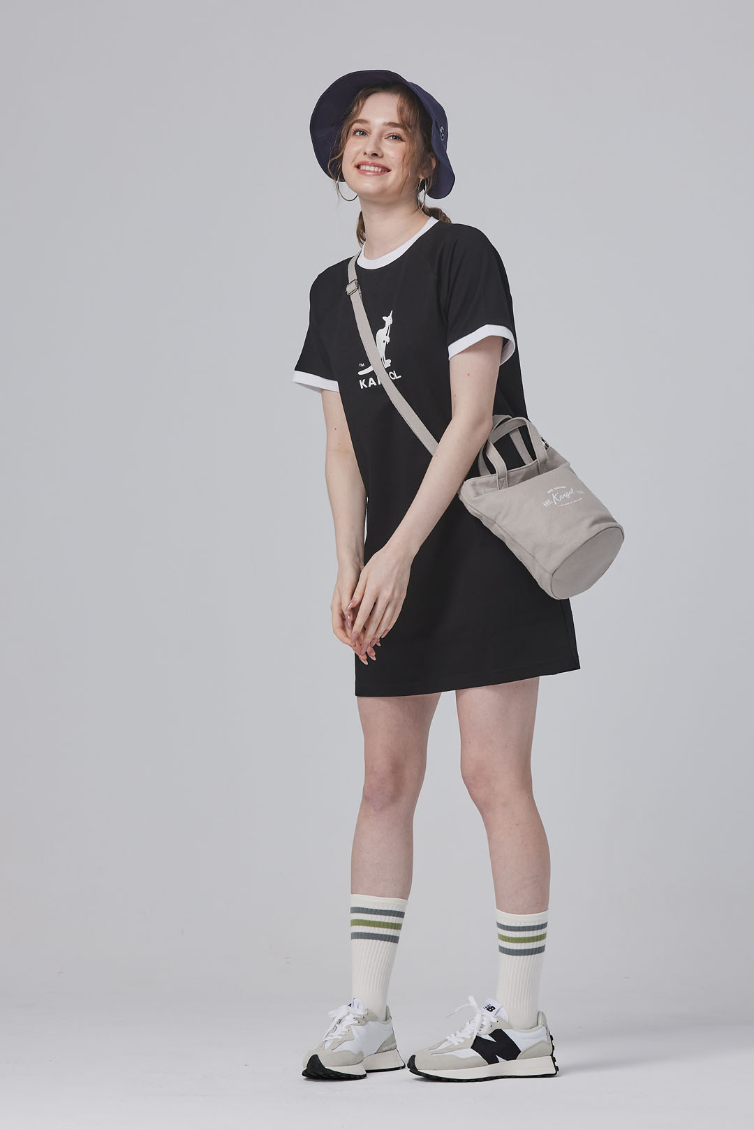 KANGOL帆布側背包-灰