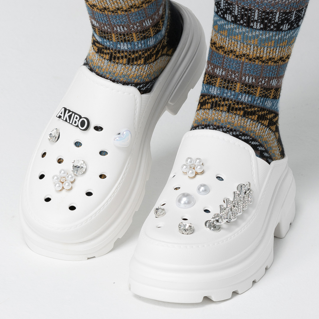 AKIBO珍珠愛心款洞洞鞋扣 (十件組) AKIBO珍珠愛心款洞洞鞋扣 (十件組)