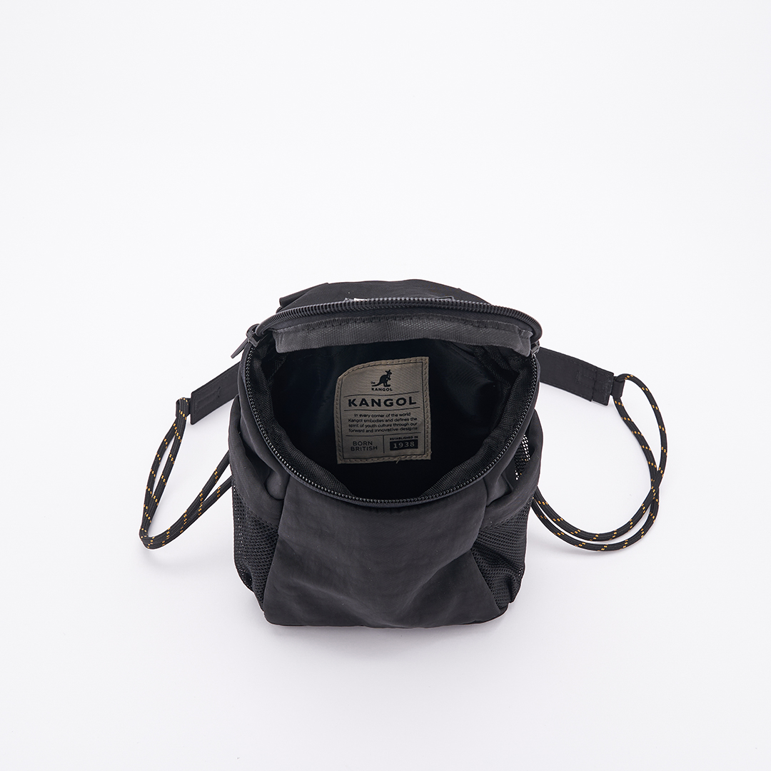 KANGOL水洗尼龍小側包-黑