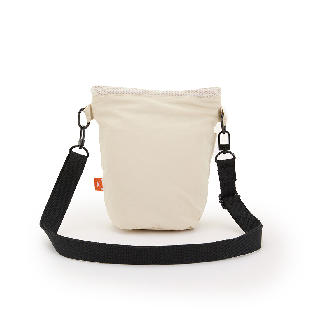 Angelia&Pets輕撥水側肩包-淺卡其