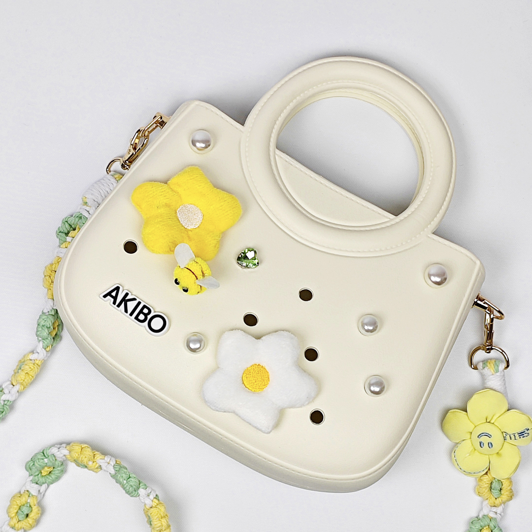 AKIBO滿月包-牛奶白/手工編織花朵背帶(肩背手提洞洞包。中性款、輕量、防水)