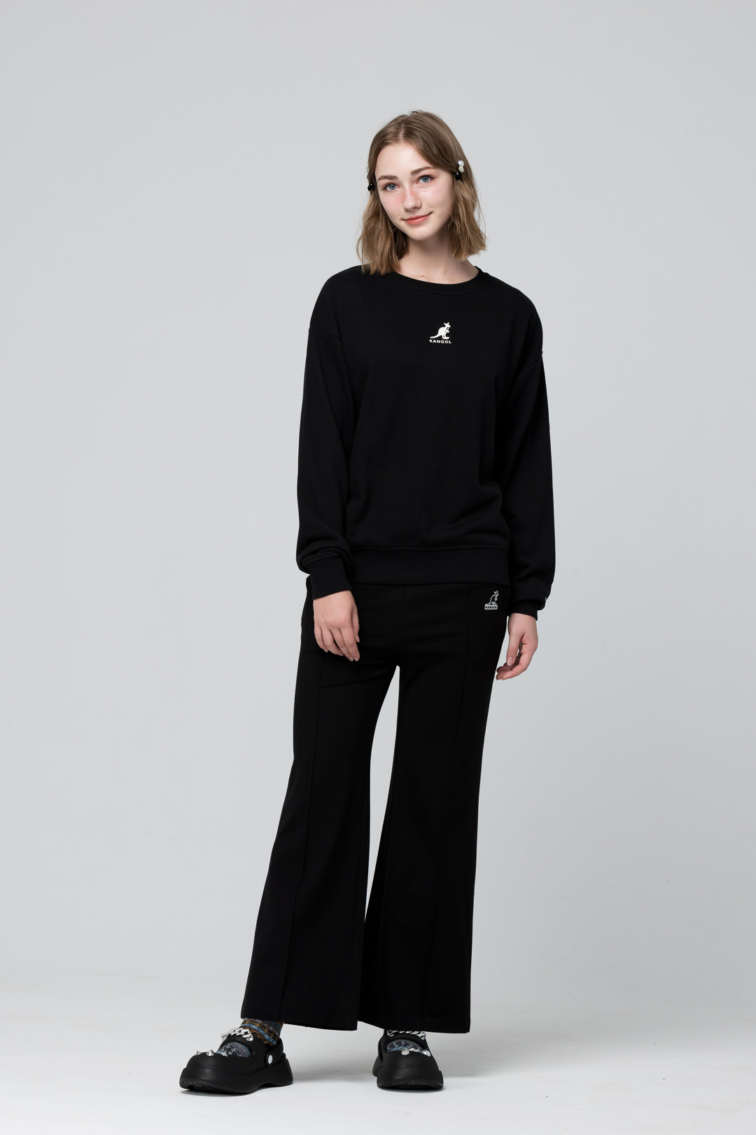 KANGOL袋鼠中性落肩大學T-黑