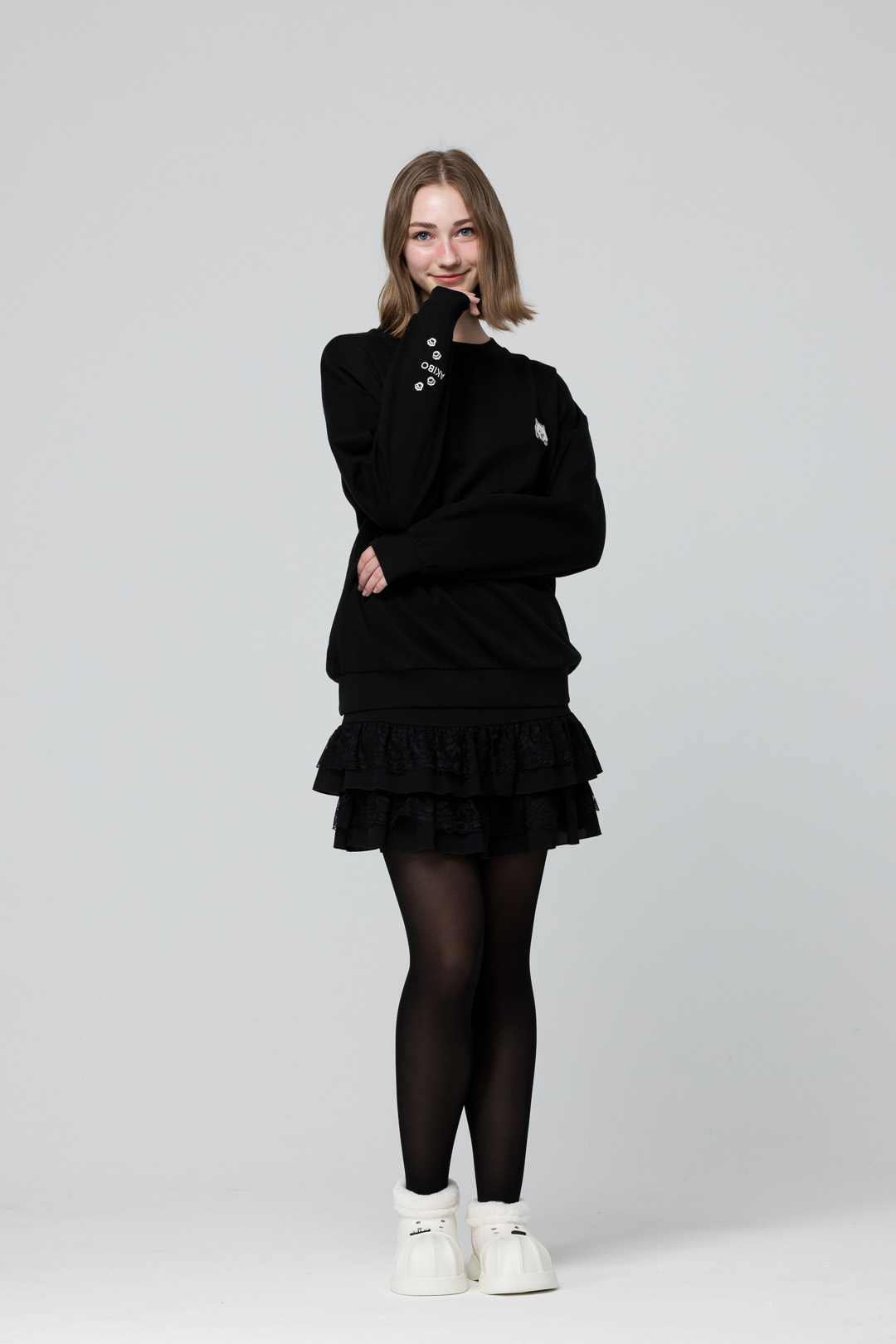 AKIBO日系落肩立體繡大學T-經典黑(男女共款)