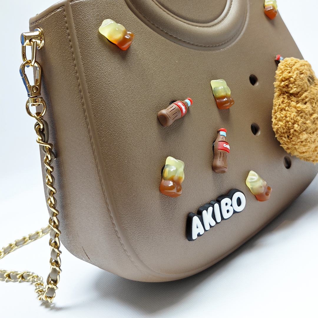 AKIBO滿月包-焦糖咖/魅力鍊條背帶(肩背手提洞洞包。中性款、輕量、防水)