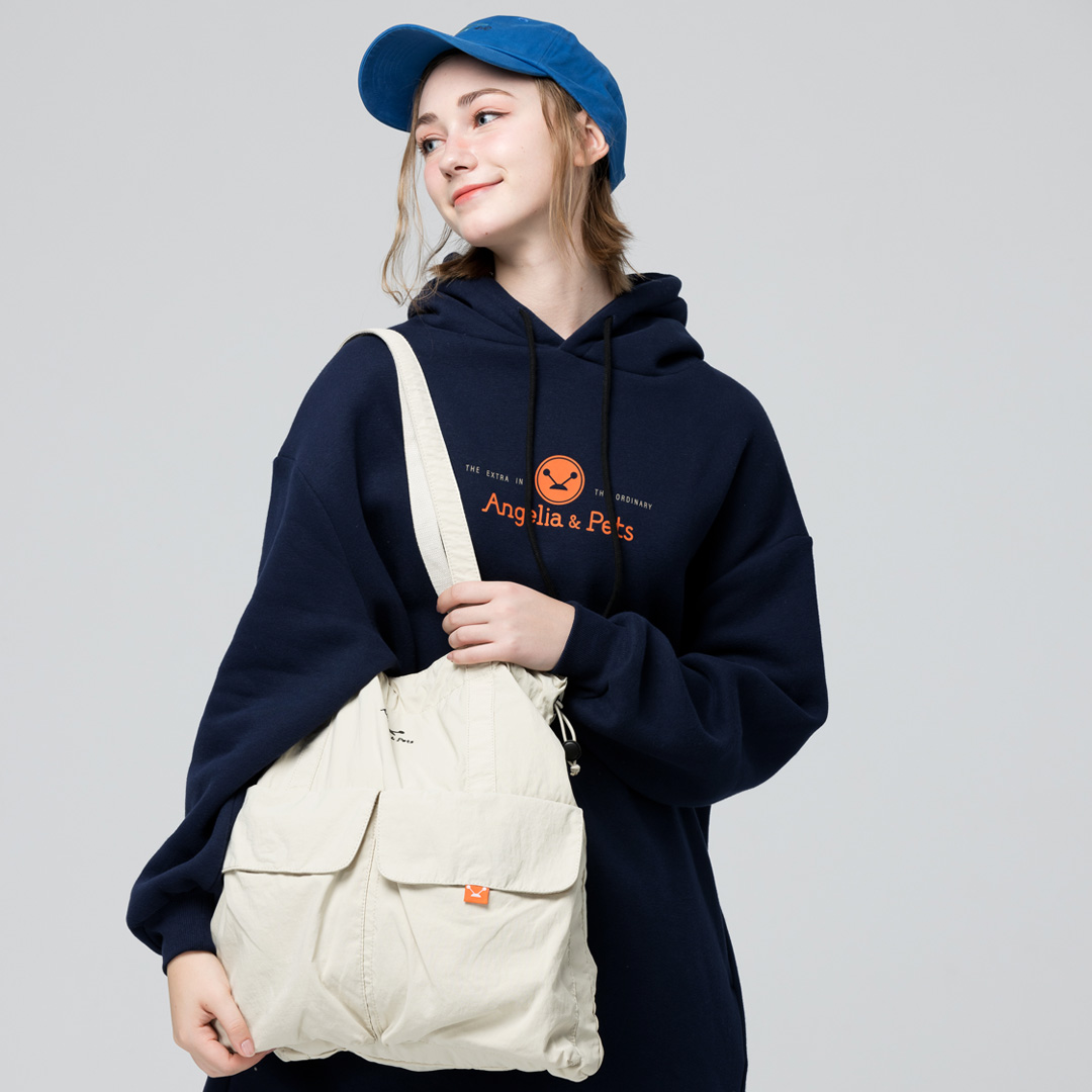 Angelia&Pets輕撥水側肩包-淺卡其