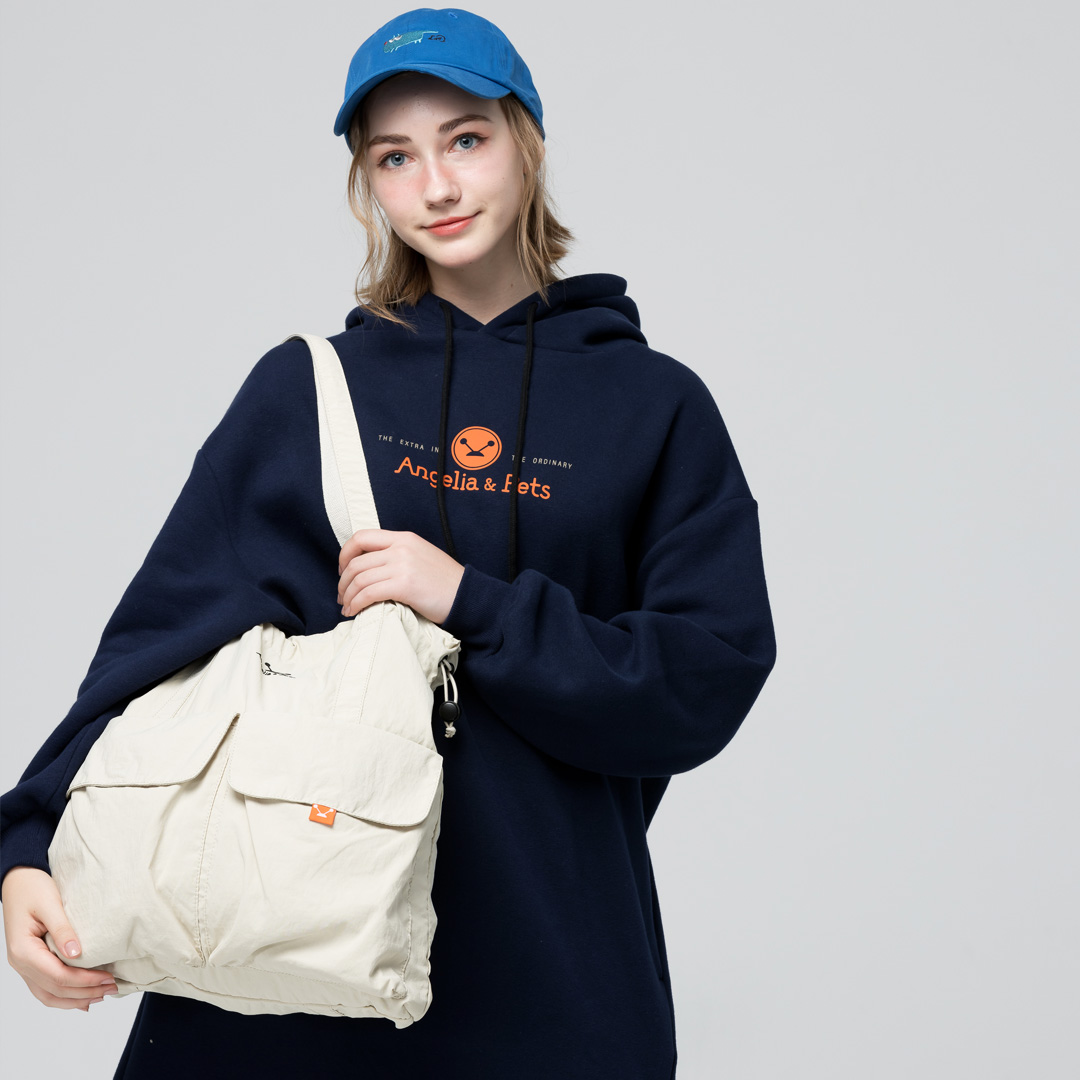 Angelia&Pets輕撥水側肩包-淺卡其