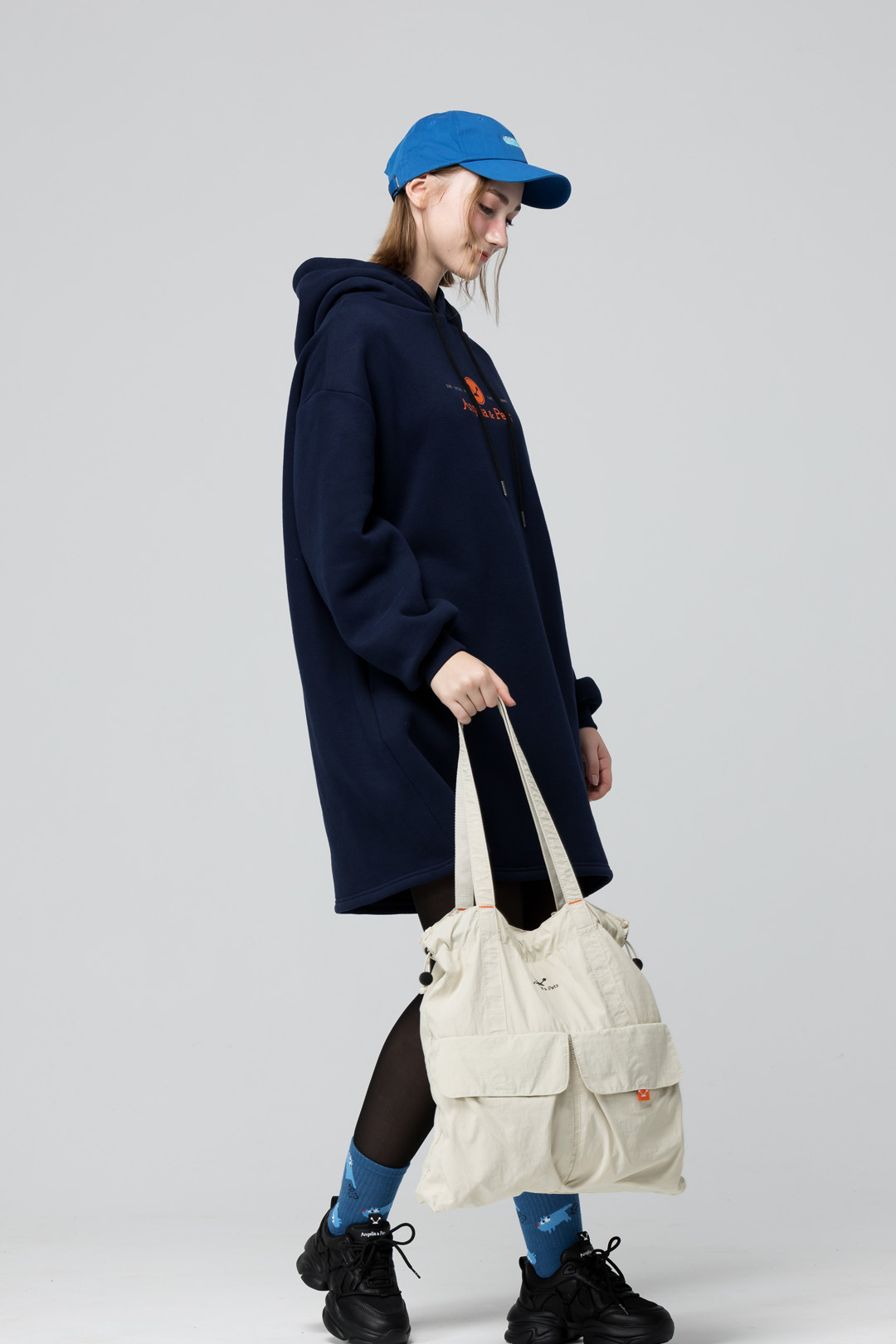 Angelia&Pets輕撥水側肩包-淺卡其