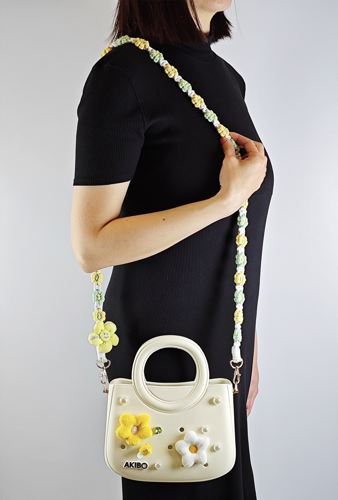 AKIBO滿月包-牛奶白/手工編織花朵背帶(肩背手提洞洞包。中性款、輕量、防水)