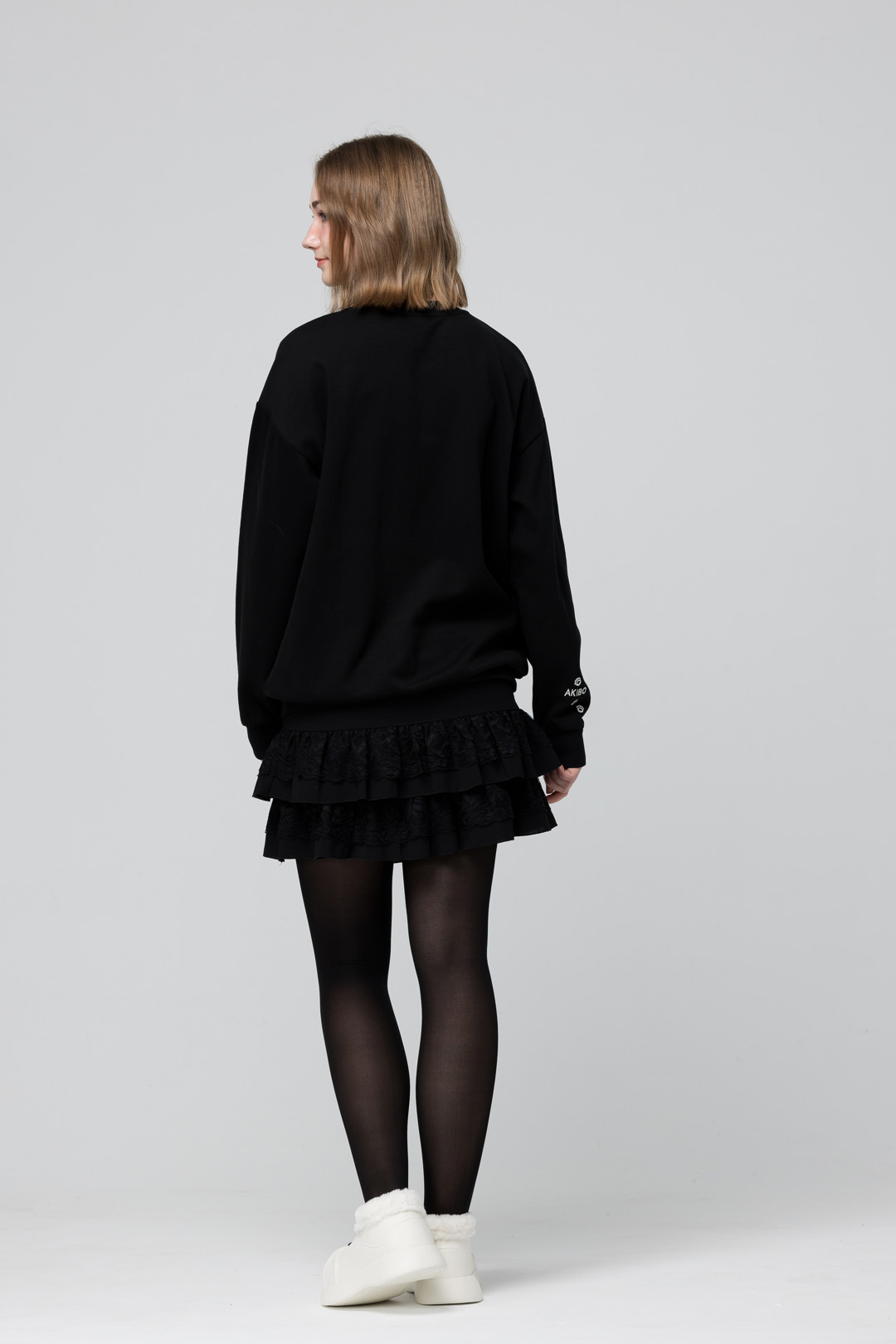 AKIBO日系落肩立體繡大學T-經典黑(男女共款)