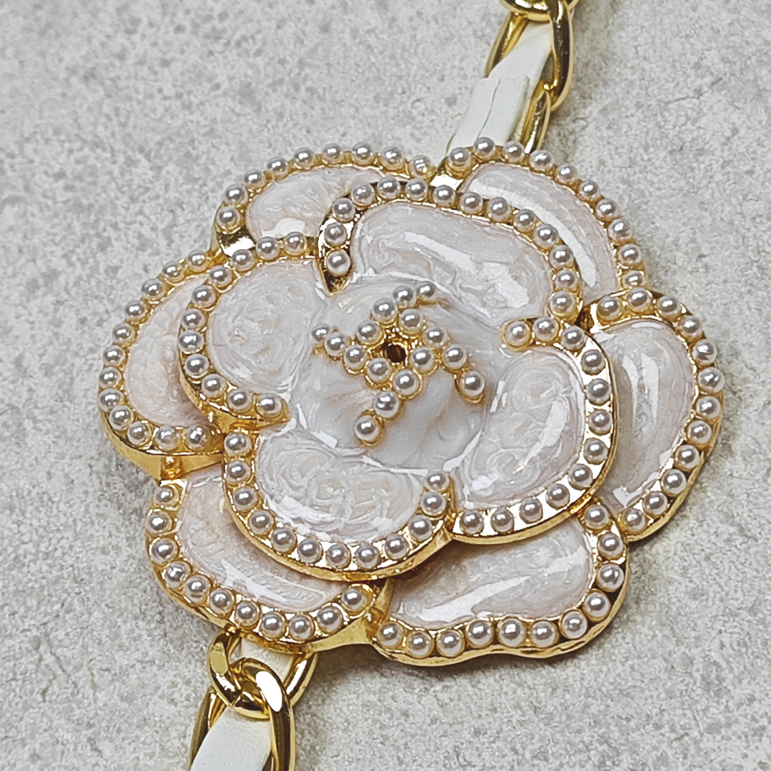 AKIBO皮革花漾包包手機掛繩-牛奶白