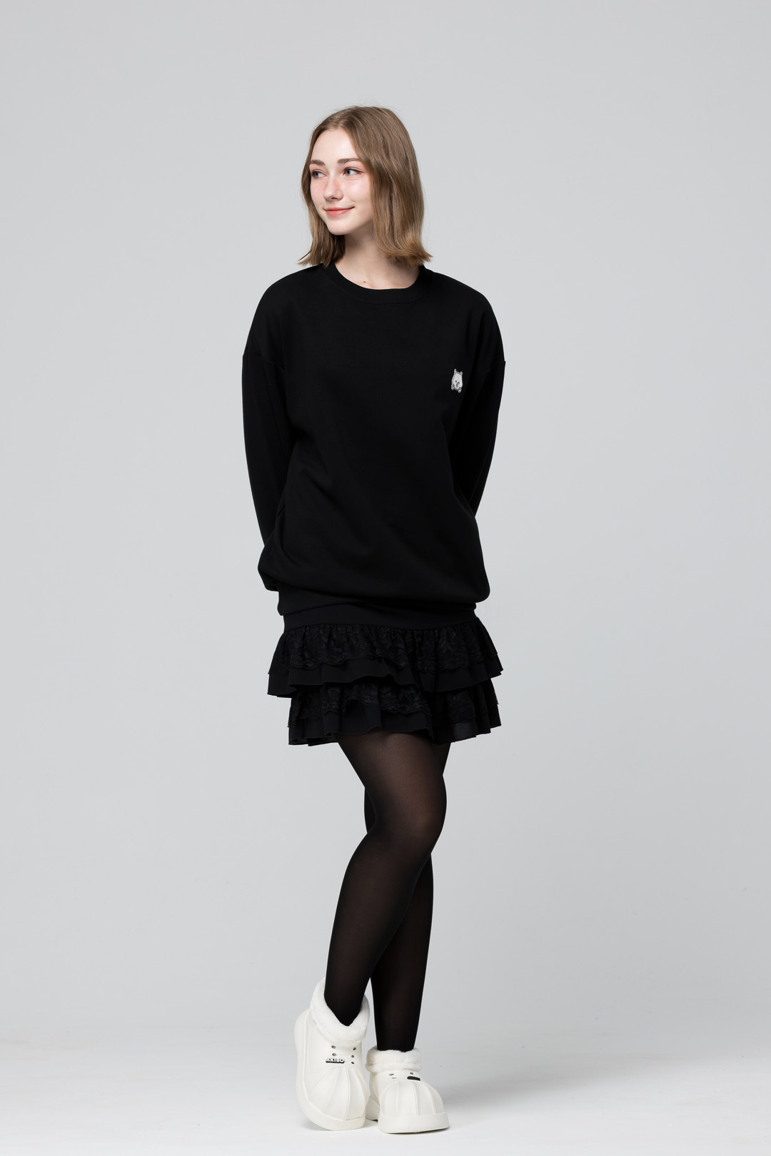 AKIBO日系落肩立體繡大學T-經典黑(男女共款)