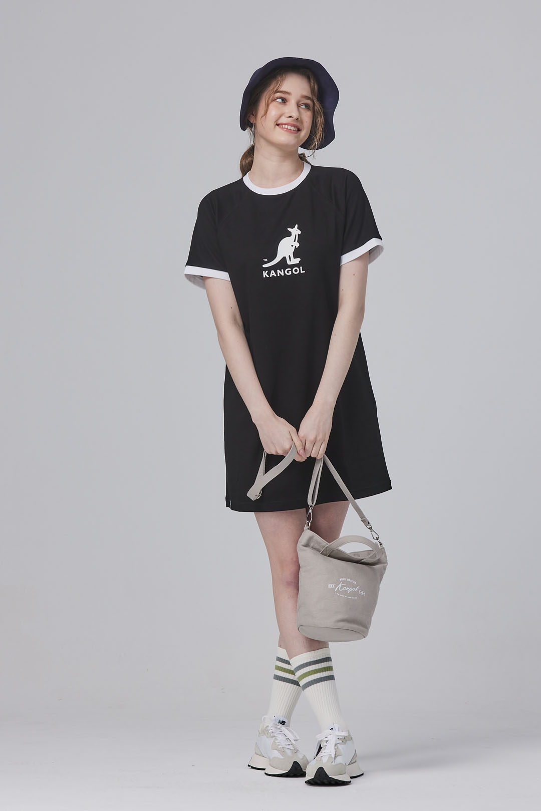 KANGOL帆布側背包-灰