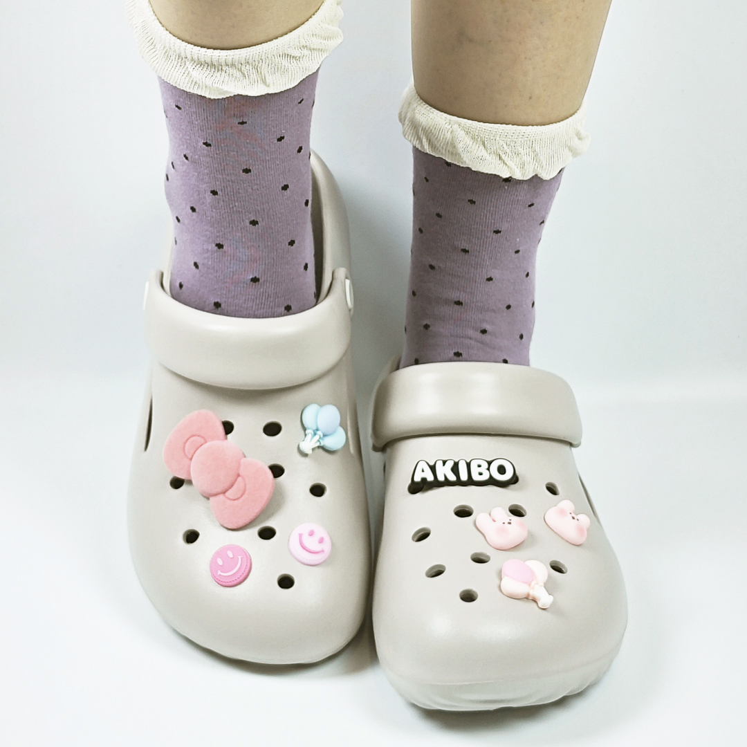 IMG_20250504_111333.jpg AKIBO粉紅夢幻款洞洞鞋扣(七件組)