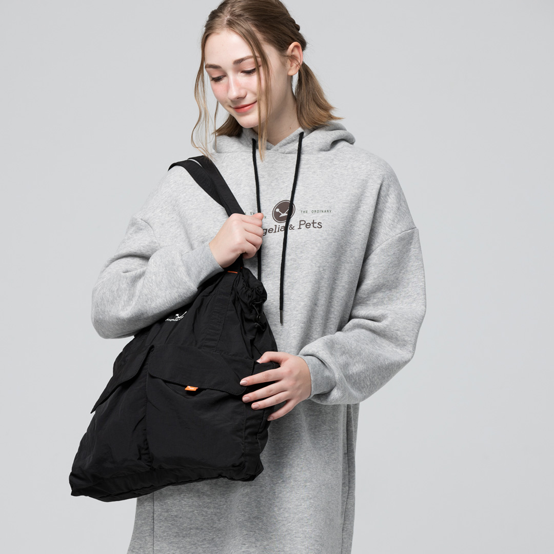 Angelia&Pets輕撥水側肩包-黑