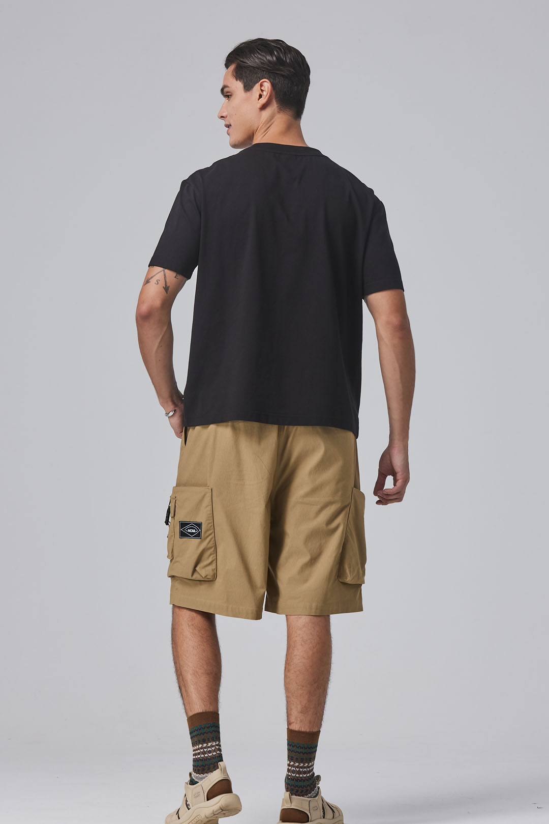 KANGOL中性寬版口袋T-黑