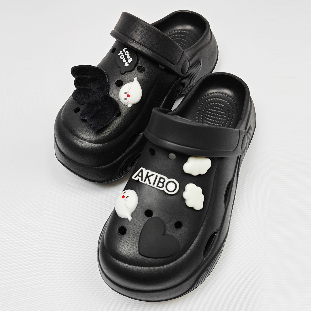 IMG_20241215_205752.jpg AKIBO愛心小鬼款洞洞鞋扣(七件組)